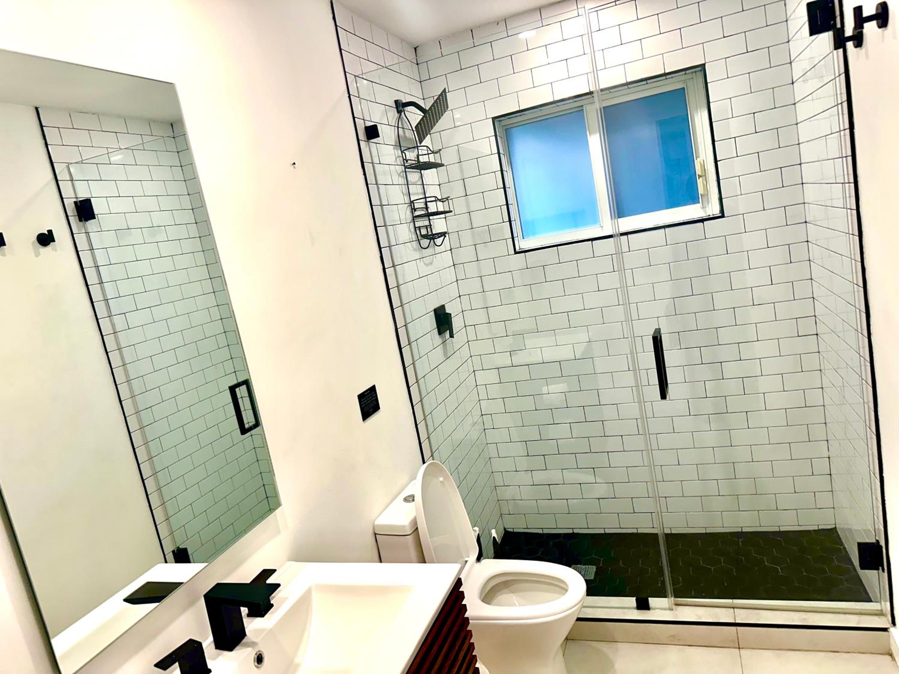 24 Guests Luxury Miami House With Pool & Gazebo!