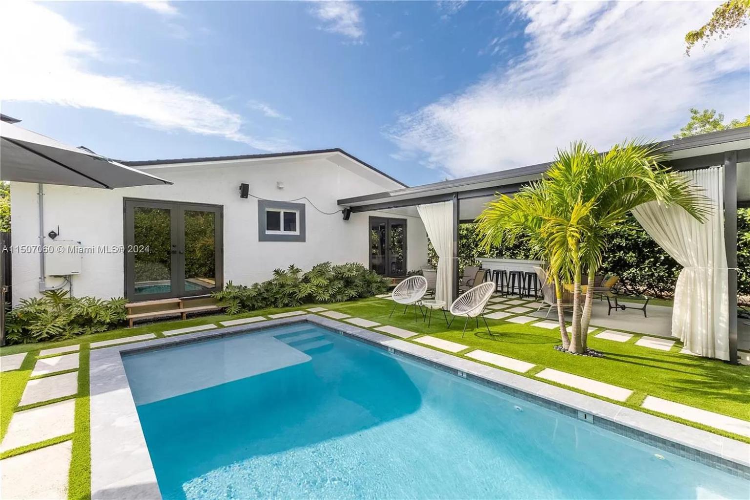 24 Guests Luxury Miami House With Pool & Gazebo!