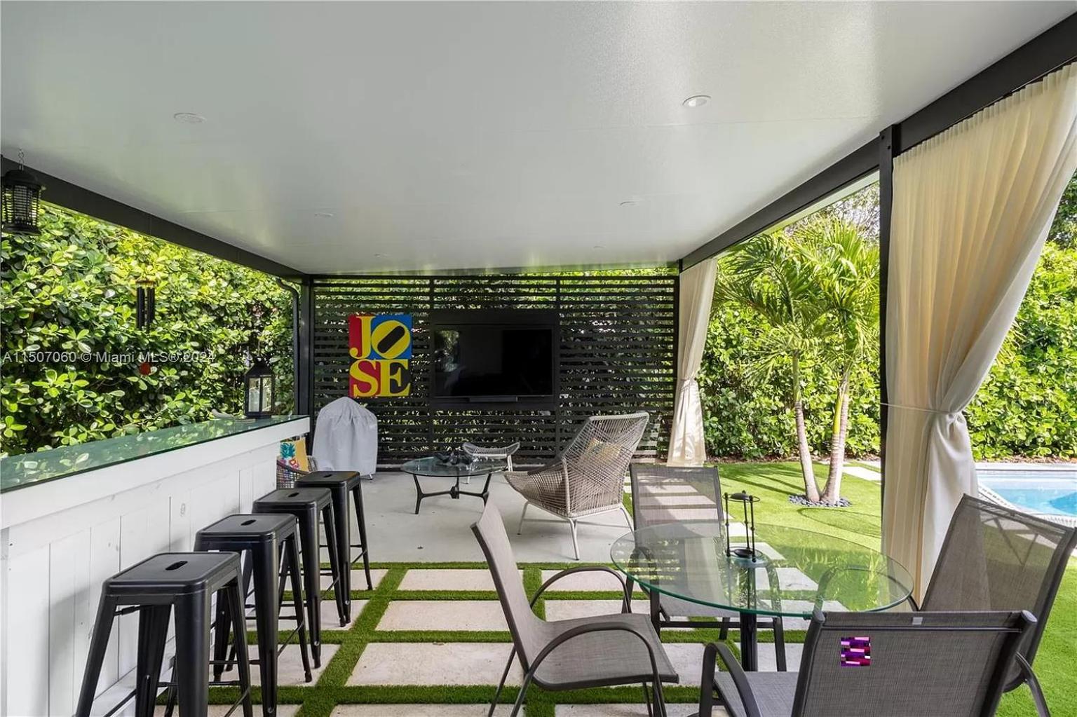 24 Guests Luxury Miami House With Pool & Gazebo!