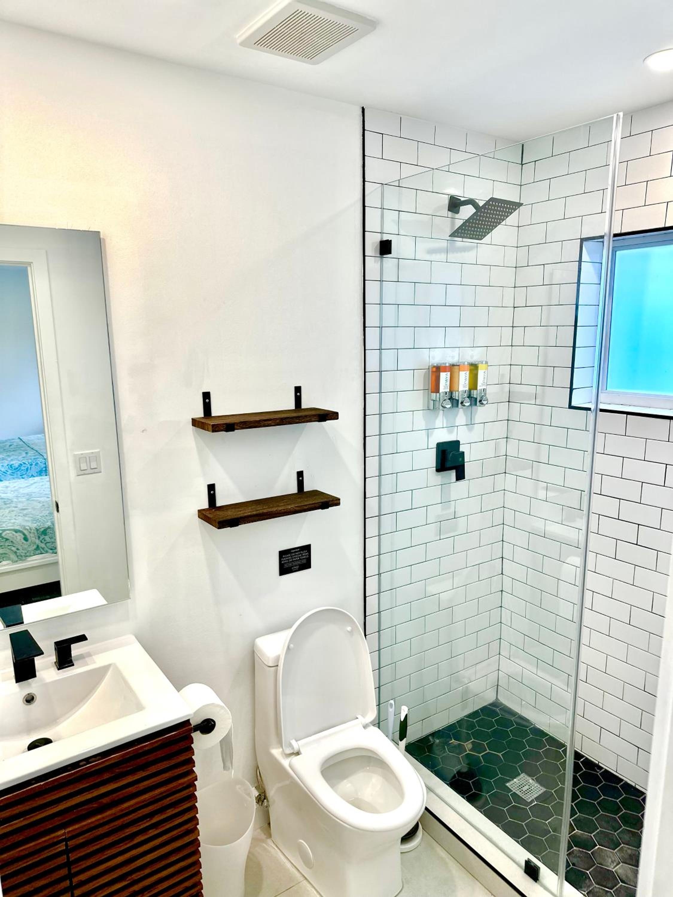 24 Guests Luxury Miami House With Pool & Gazebo!