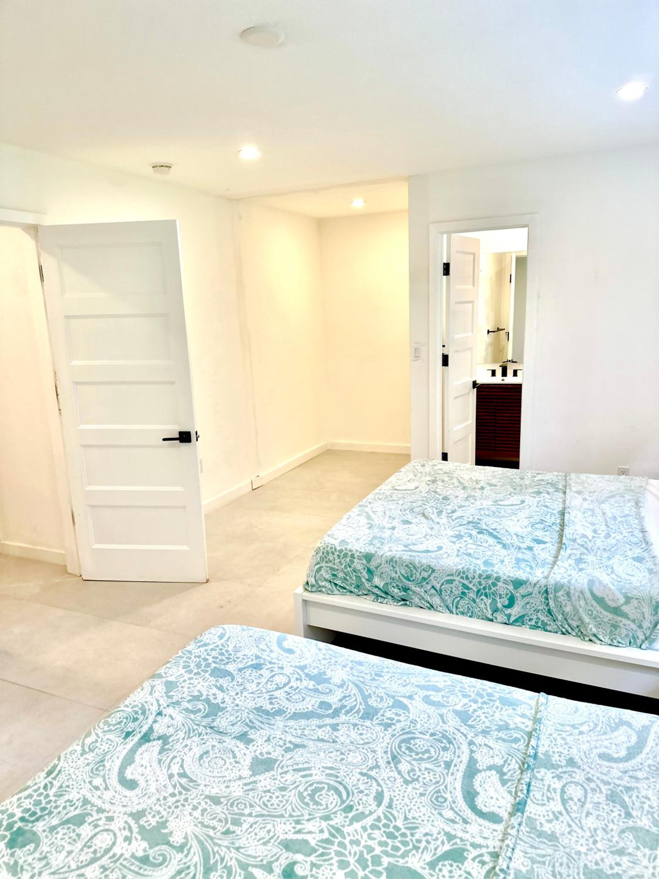 24 Guests Luxury Miami House With Pool & Gazebo!