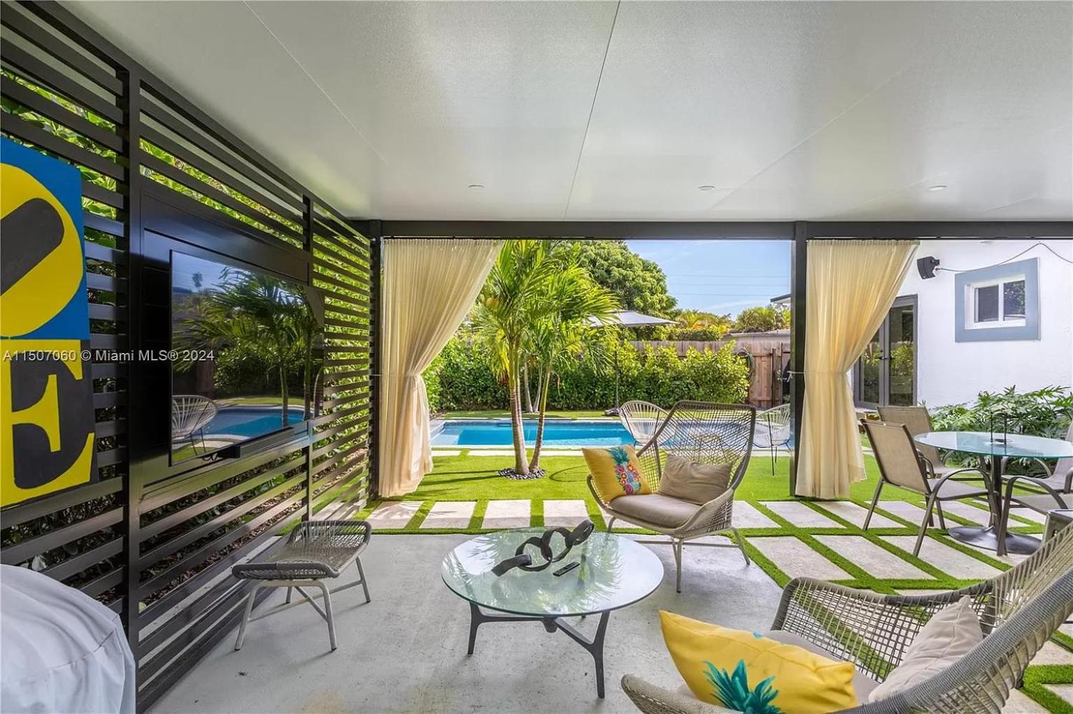 24 Guests Luxury Miami House With Pool & Gazebo!