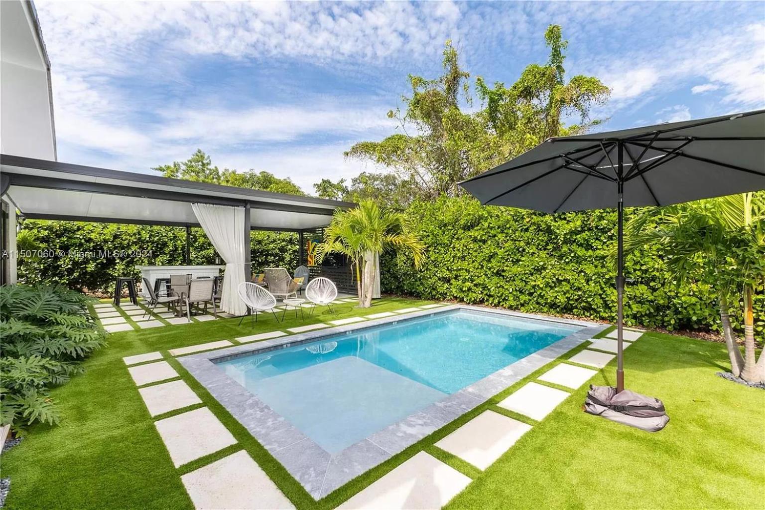 24 Guests Luxury Miami House With Pool & Gazebo!