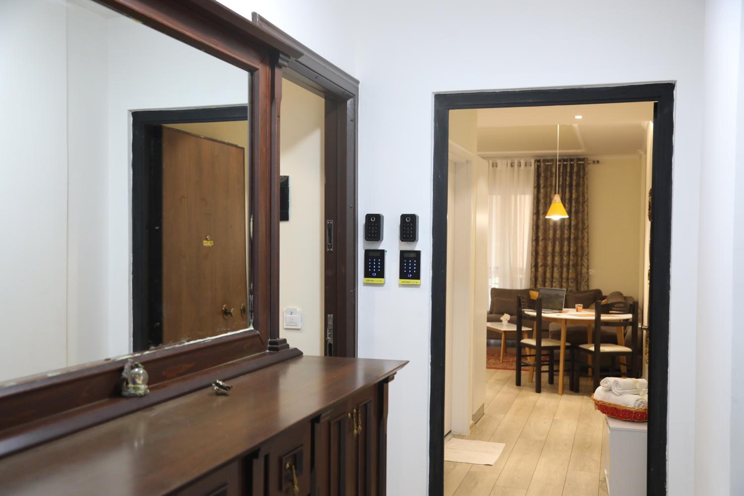 Tirana City Center Cozy Modern Apartment 9/B