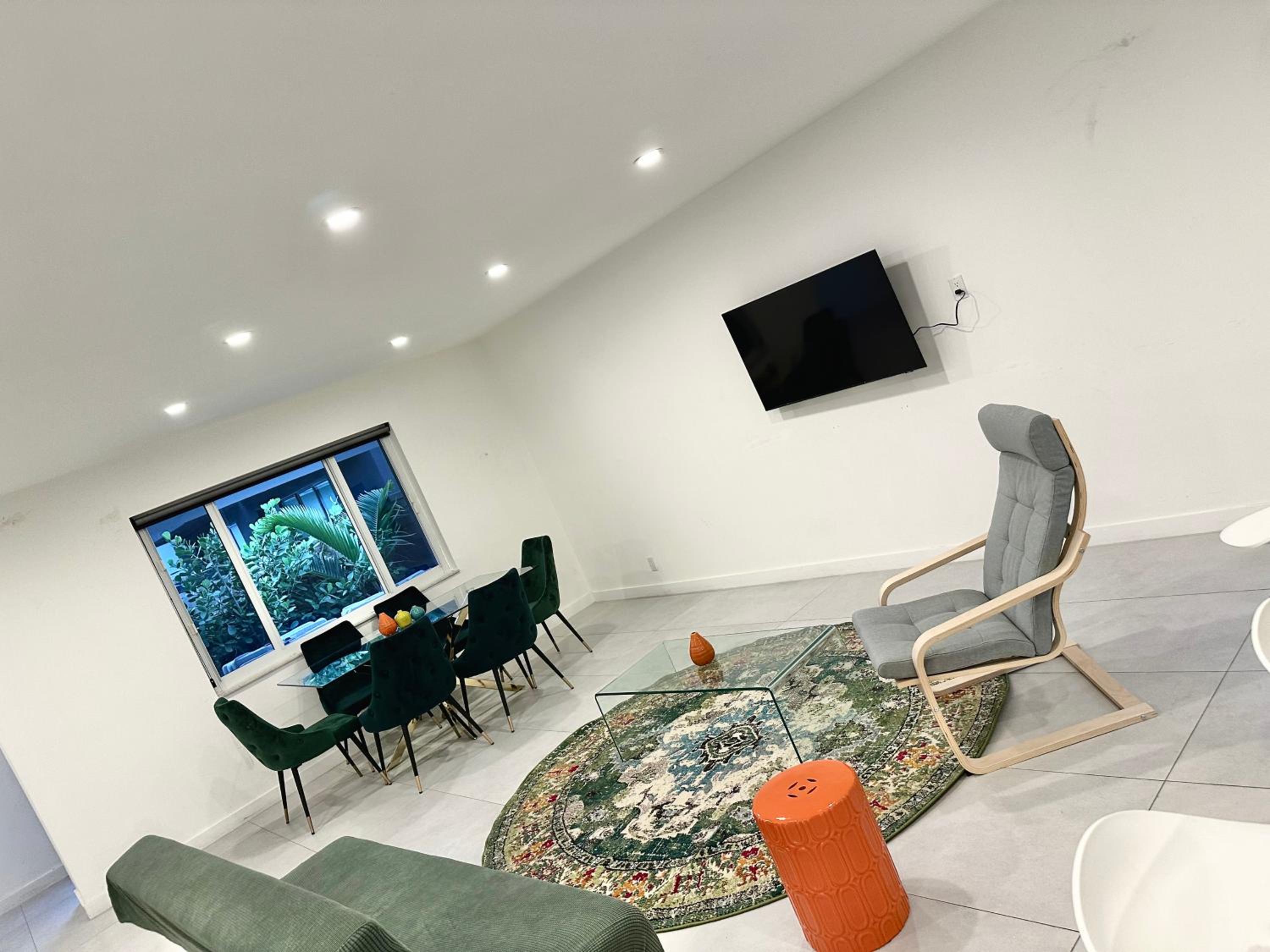 24 Guests Luxury Miami House With Pool & Gazebo!