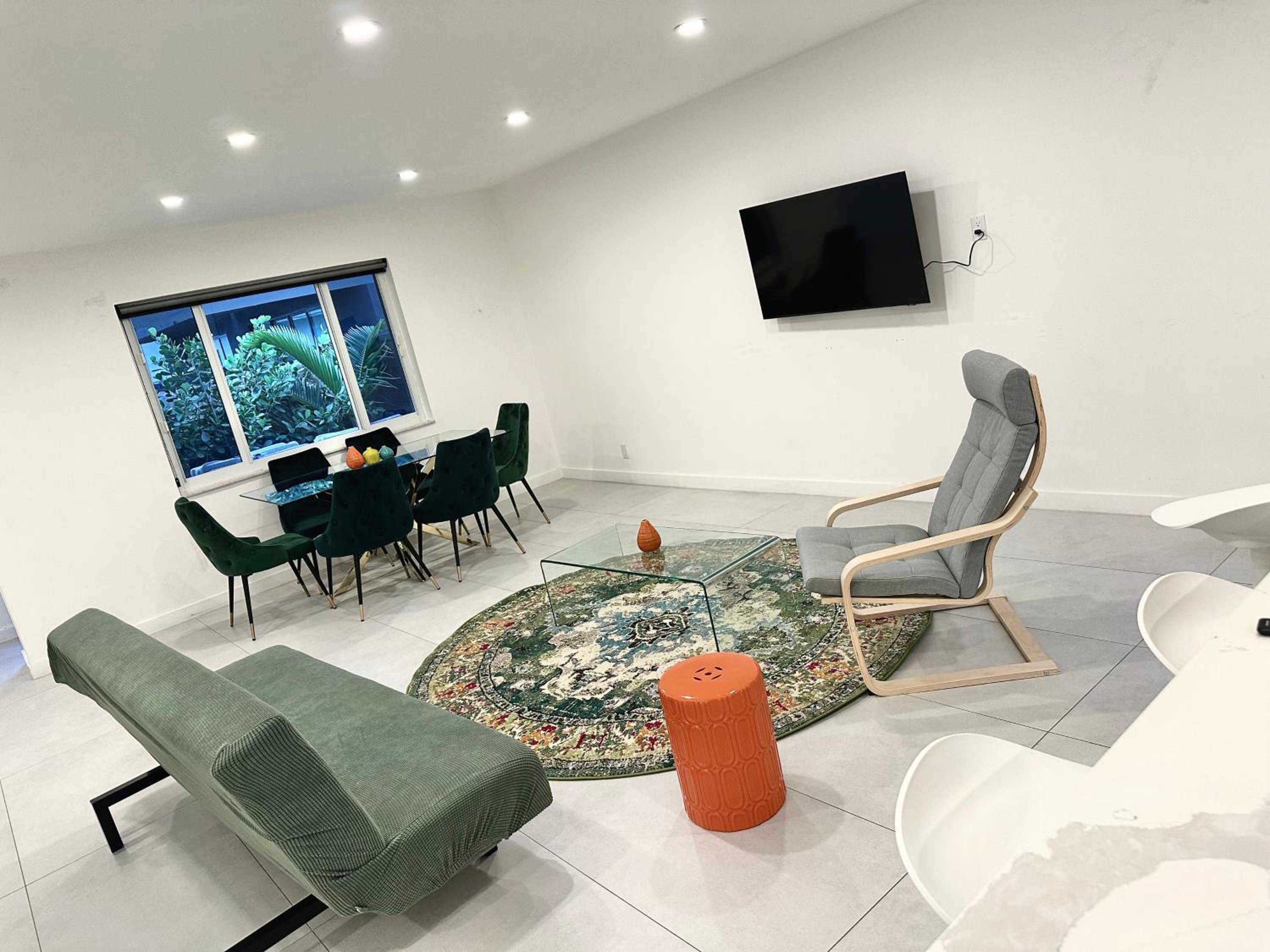 24 Guests Luxury Miami House With Pool & Gazebo!