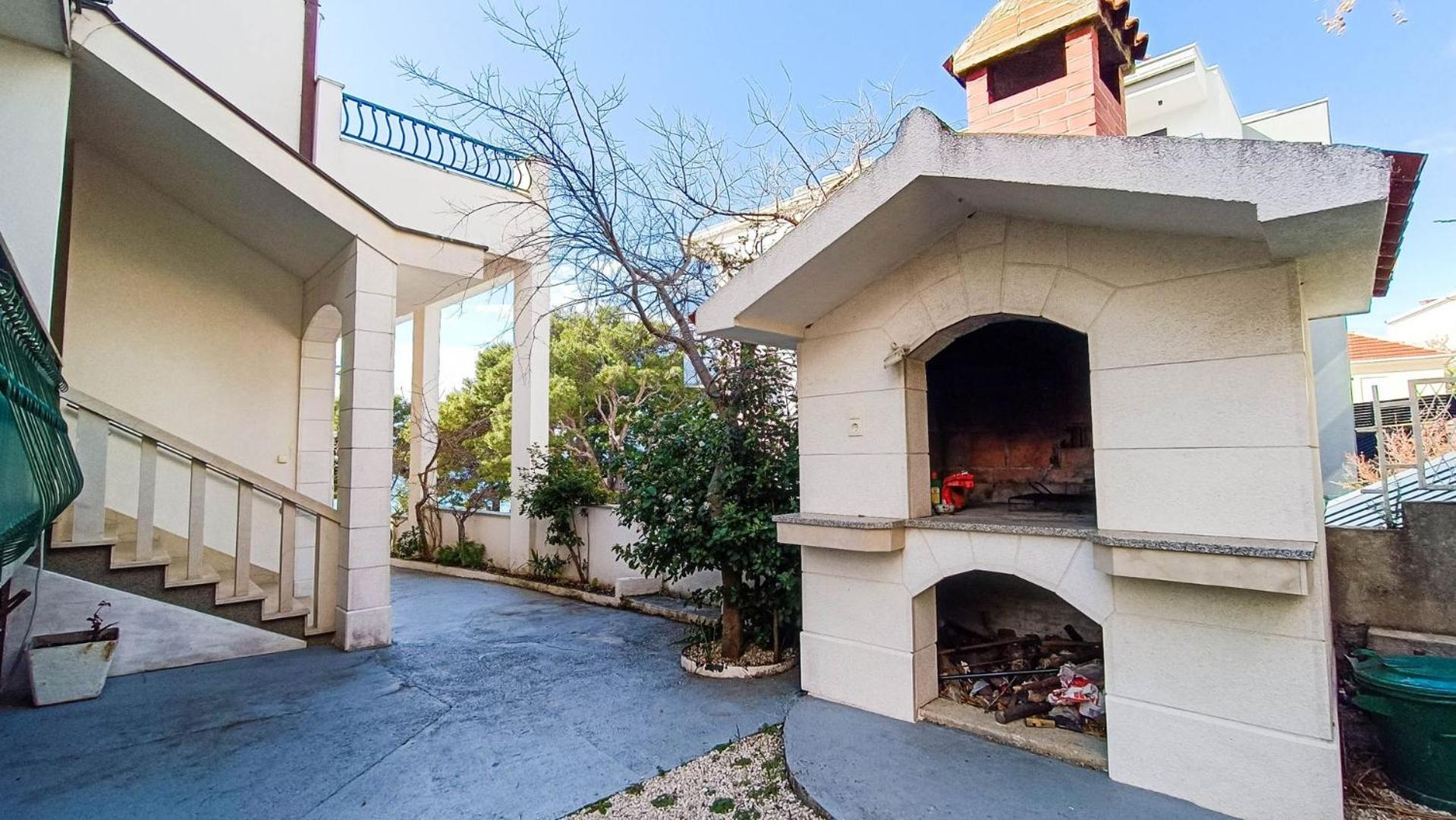 Apartments Ines - 15 meters from the beach