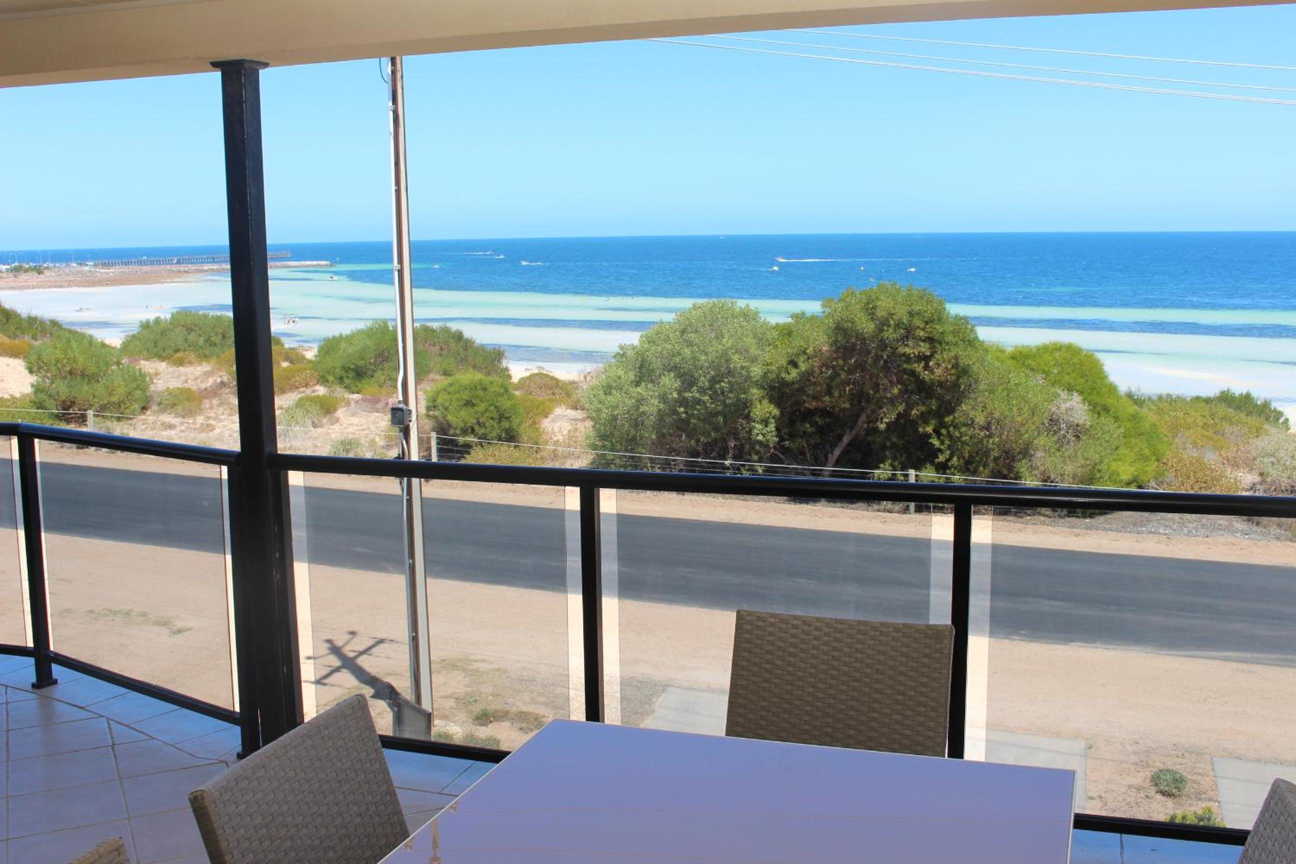 The Lighthouse - Beachfront Accommodation