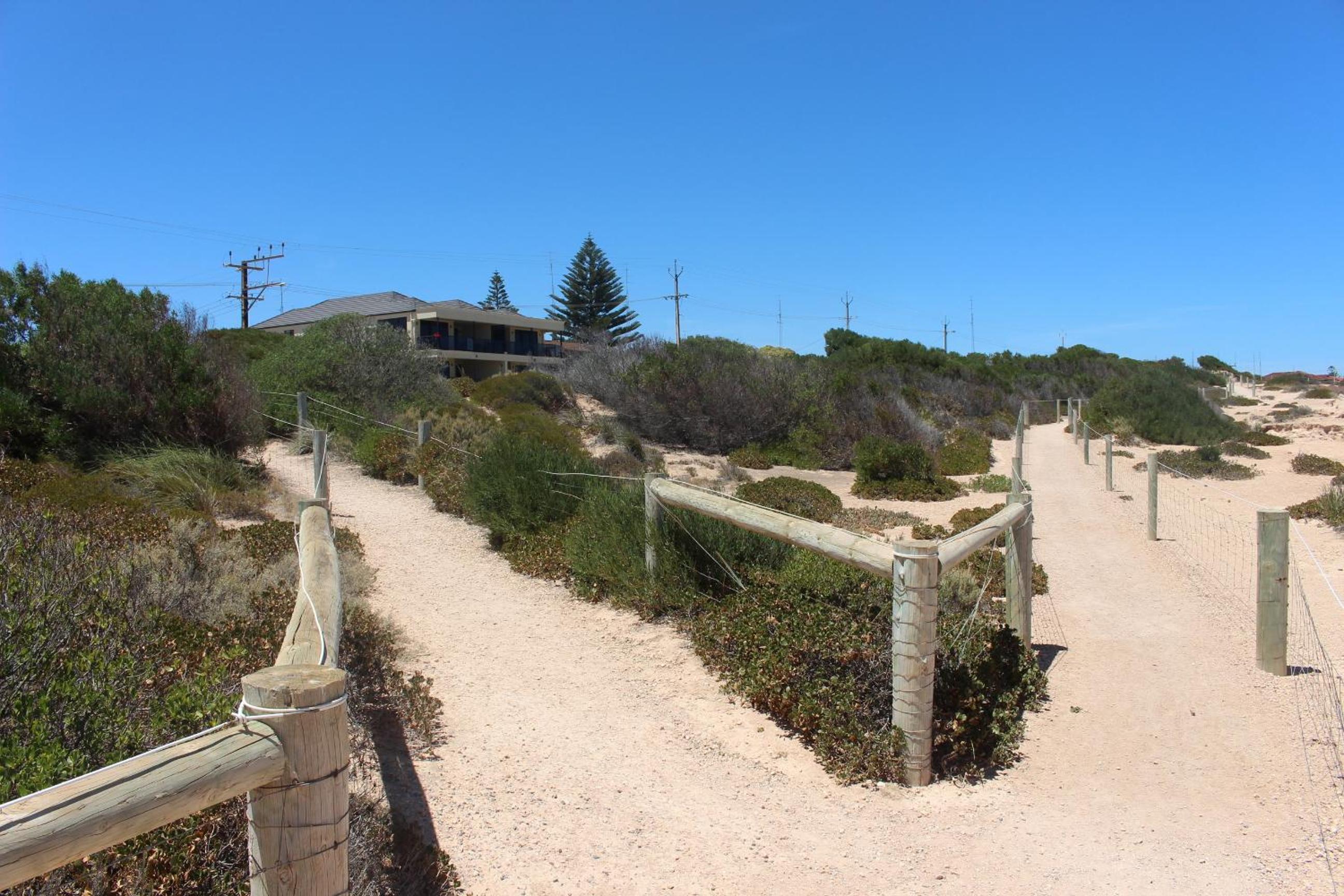 The Lighthouse - Beachfront Accommodation