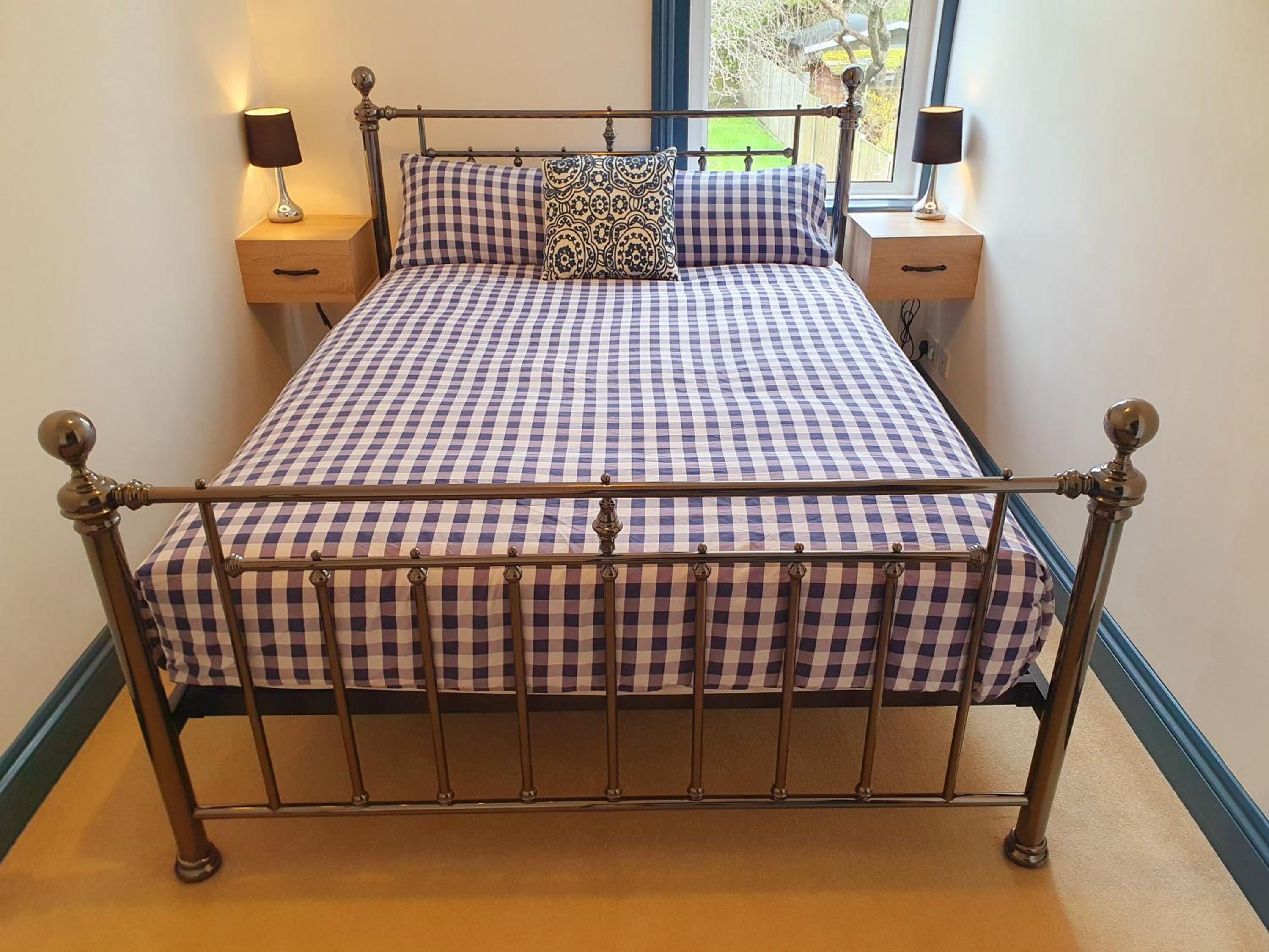 Garden View Beach Apartment - Sleeps 4 - Free Parking - Walk to Beach view 3