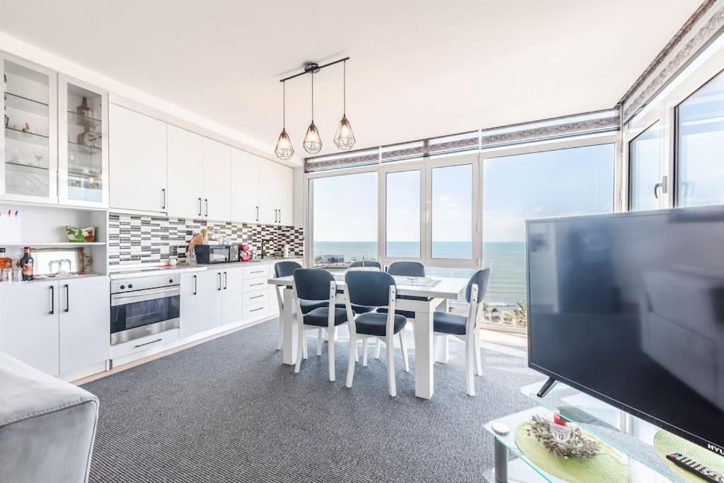 Seaview Luxury Suite by PS