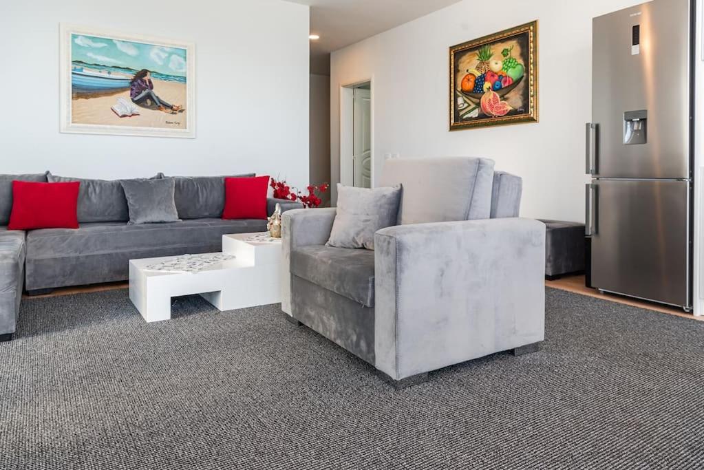 Seaview Luxury Suite by PS