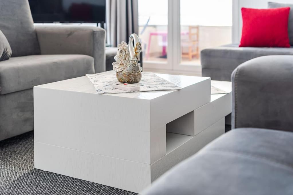 Seaview Luxury Suite by PS