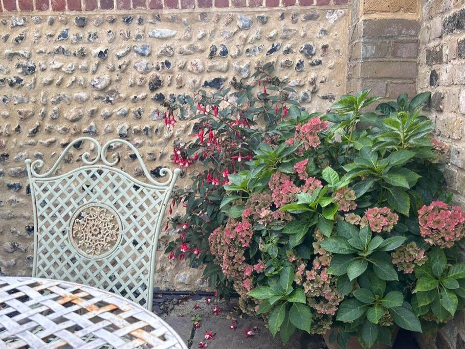 Ramsgate Retreats - Latimer House, boutique seaside holiday home for large families, groups, golf