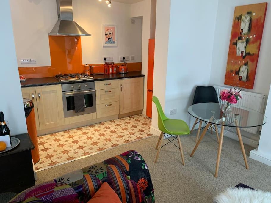 Ramsgate Retreats - Latimer House, boutique seaside holiday home for large families, groups, golf