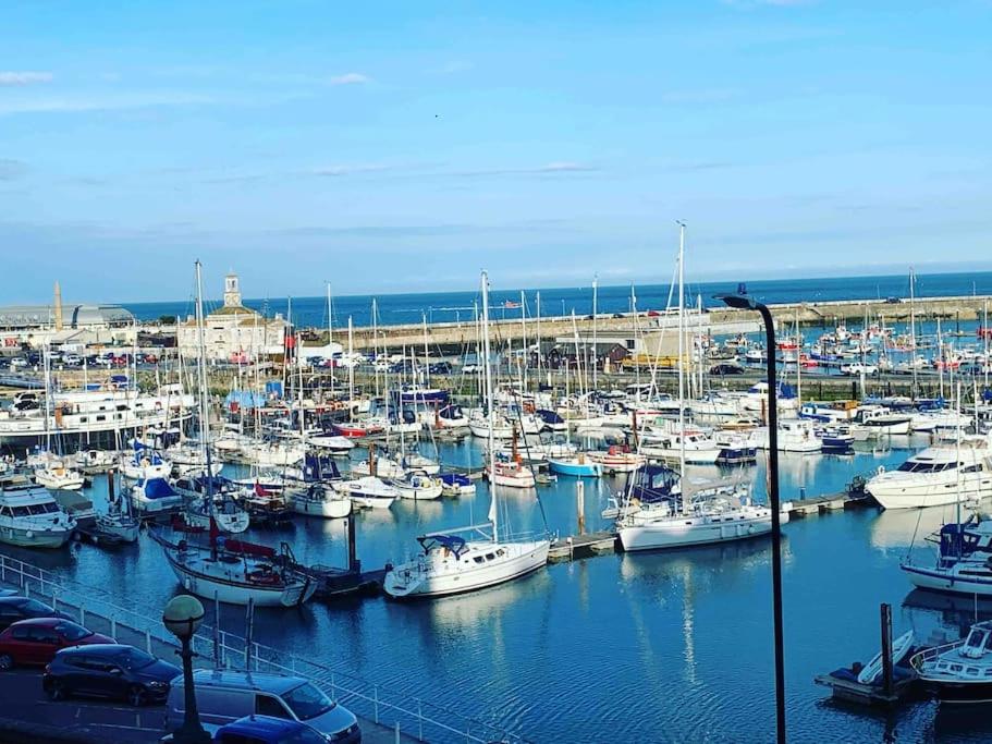 Ramsgate Retreats - Latimer House, boutique seaside holiday home for large families, groups, golf