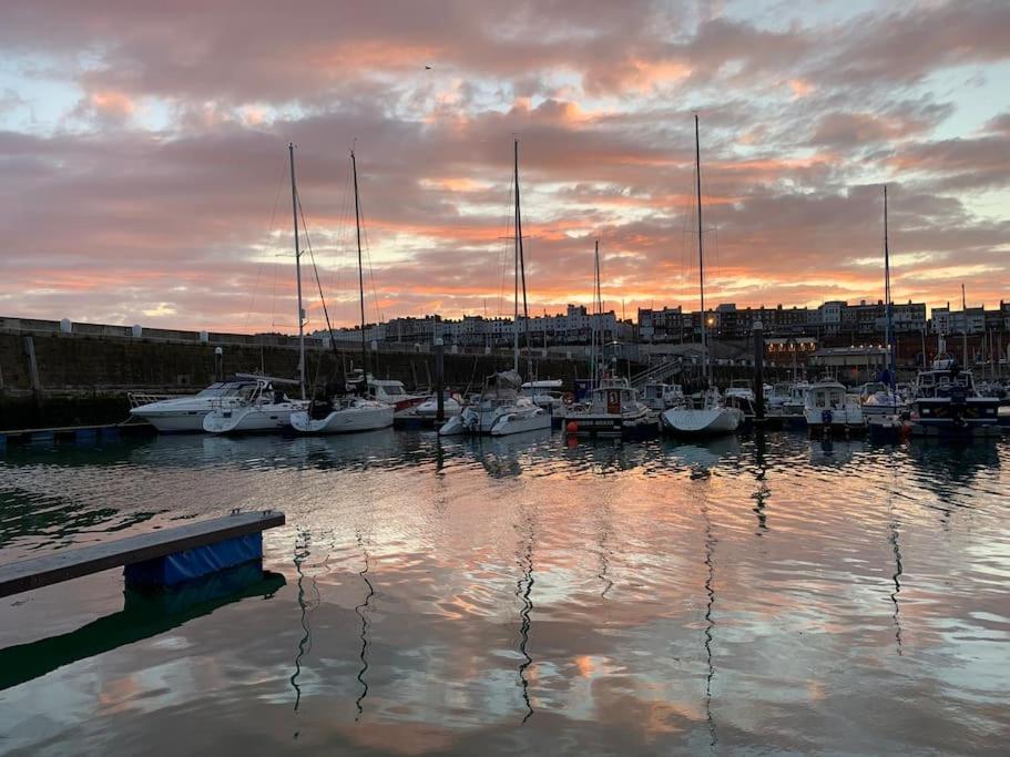 Ramsgate Retreats - Latimer House, boutique seaside holiday home for large families, groups, golf
