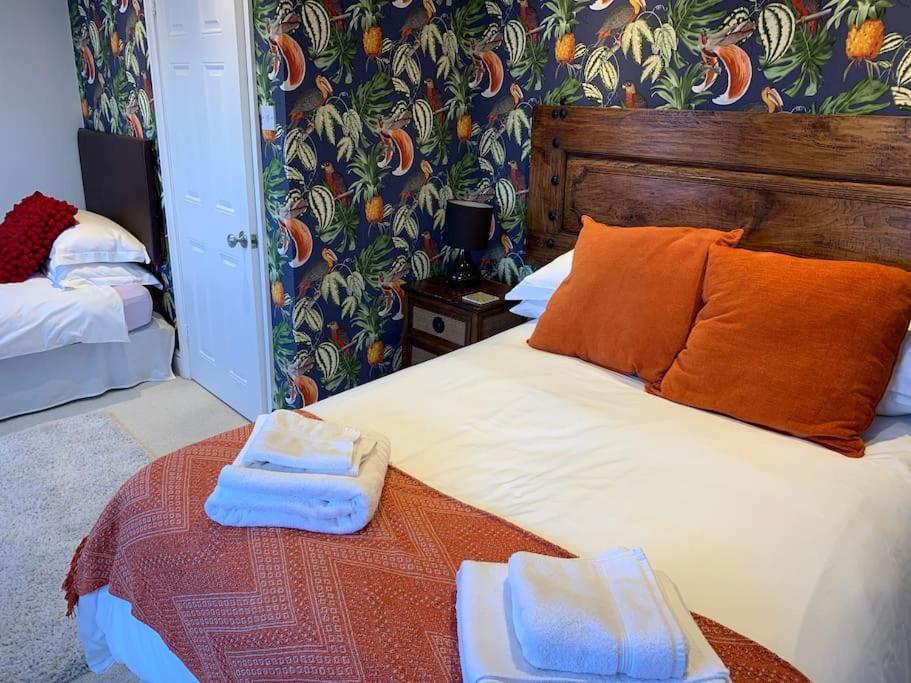 Ramsgate Retreats - Latimer House, boutique seaside holiday home for large families, groups, golf