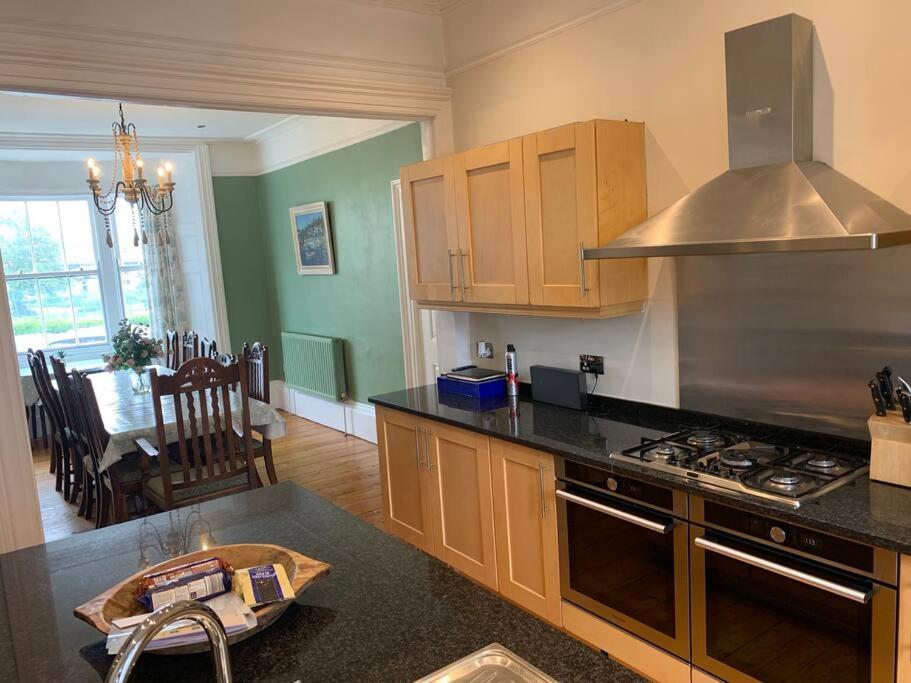 Ramsgate Retreats - Latimer House, boutique seaside holiday home for large families, groups, golf