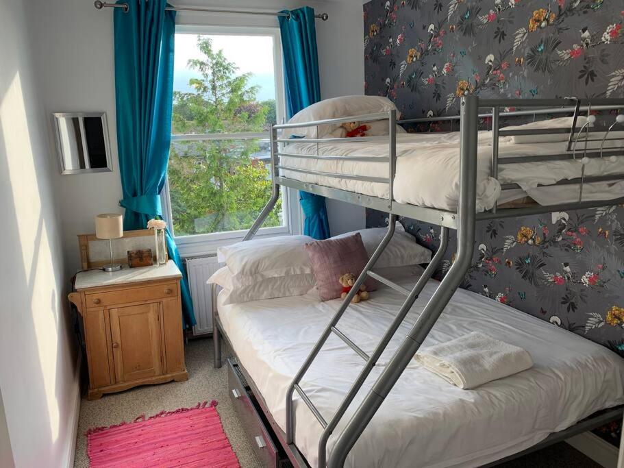 Ramsgate Retreats - Latimer House, boutique seaside holiday home for large families, groups, golf