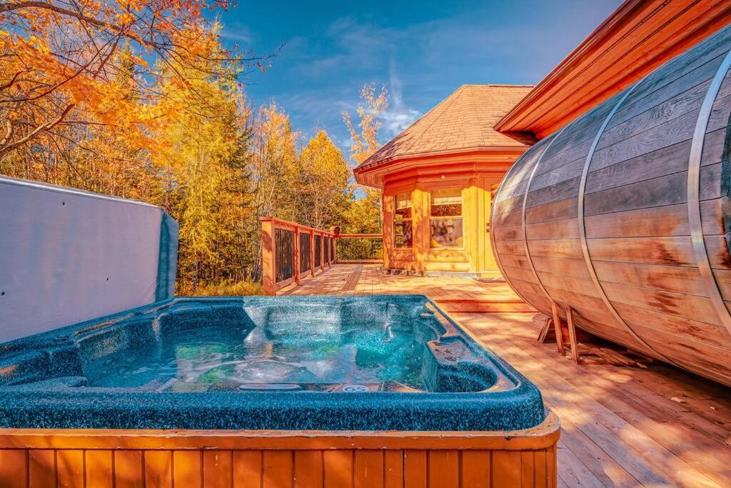 Bee Private Hot Tub Sauna Ski, Snowshoes
