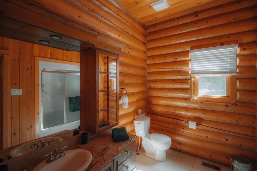 Bee Private Hot Tub Sauna Ski, Snowshoes