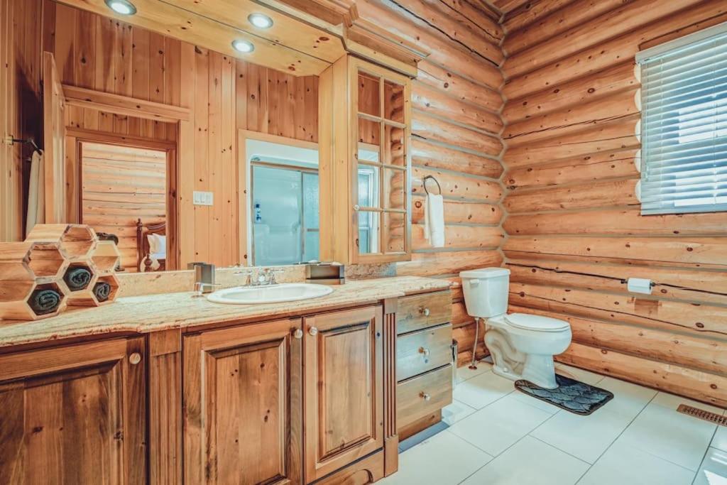 Bee Private Hot Tub Sauna Ski, Snowshoes