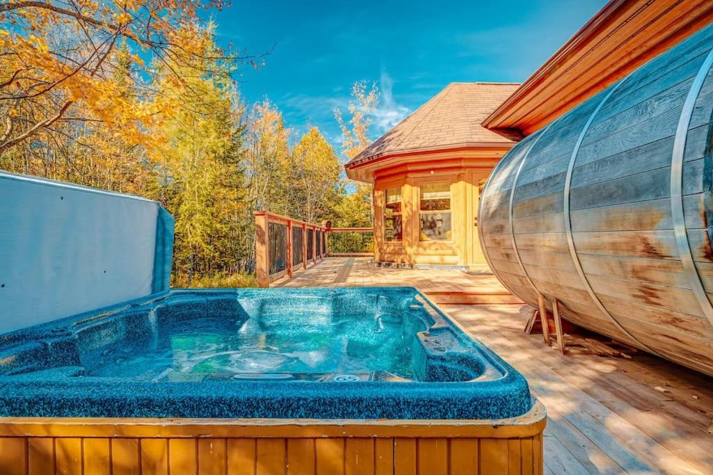 Bee Private Hot Tub Sauna Ski, Snowshoes