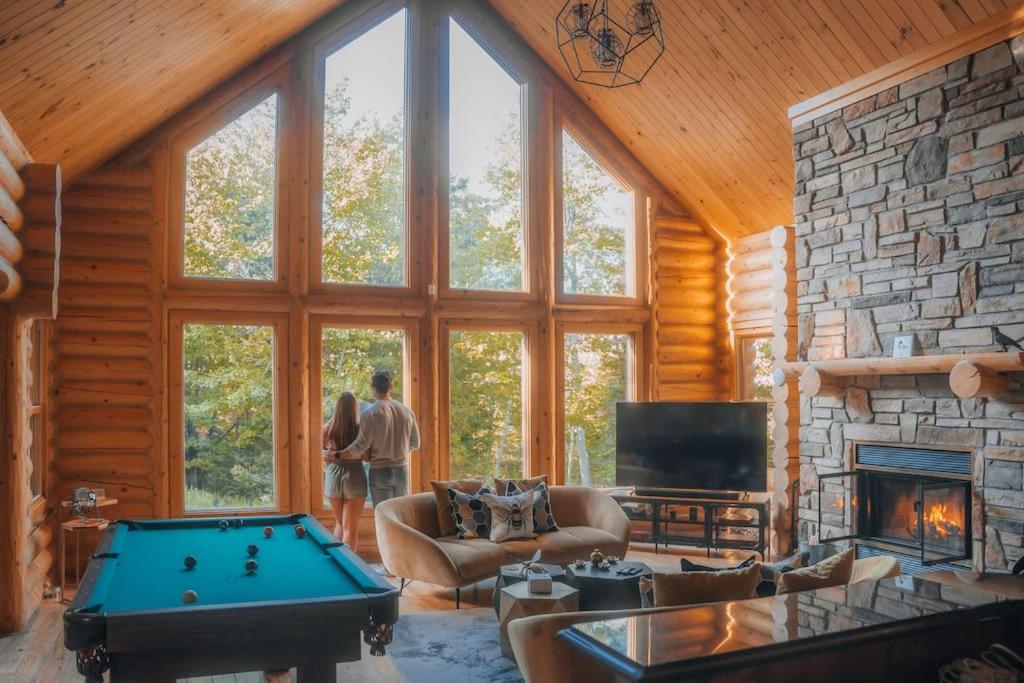 Bee Private Hot Tub Sauna Ski, Snowshoes