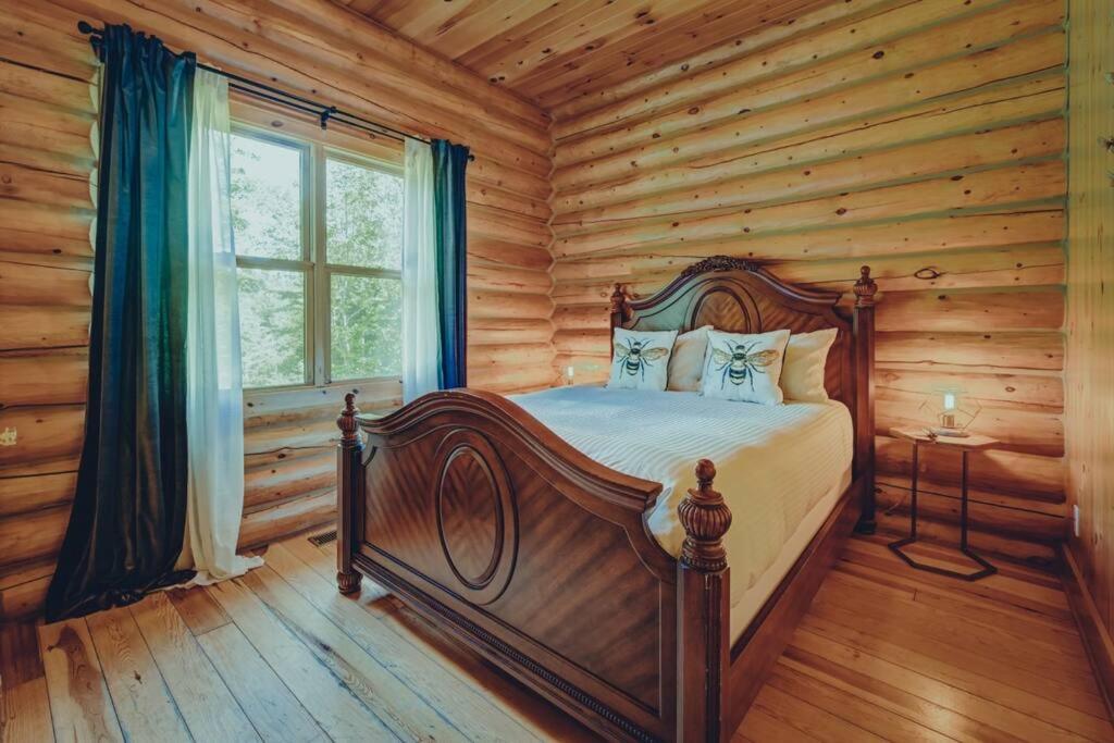 Bee Private Hot Tub Sauna Ski, Snowshoes