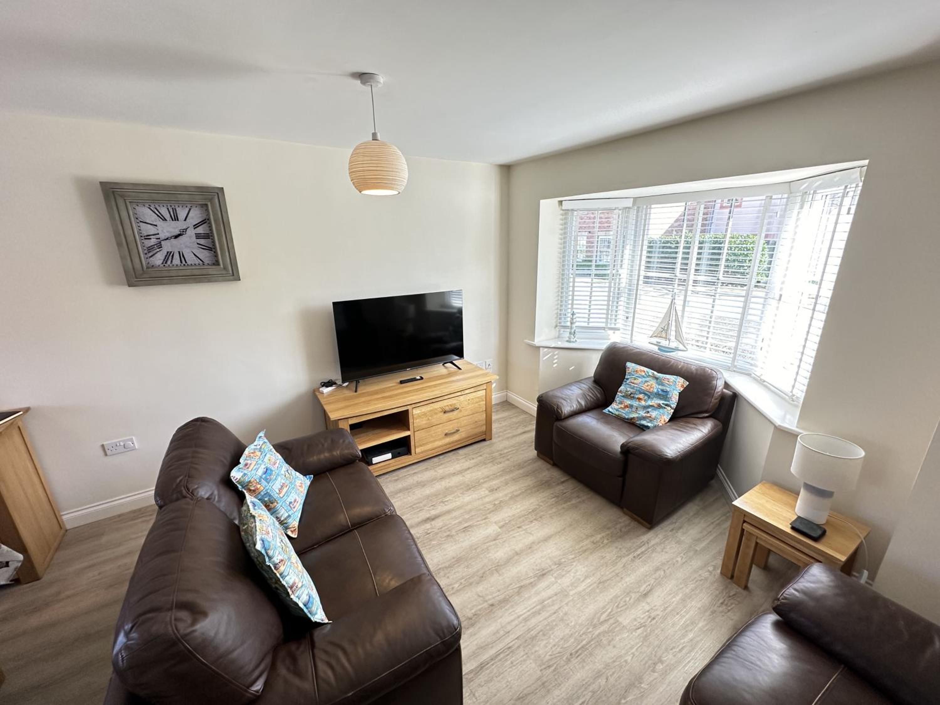 Admirals Cottage - Part of the The Bay Filey Holiday Village with pool, gym and direct beach access, pub, restaurant, tennis and meadows walks