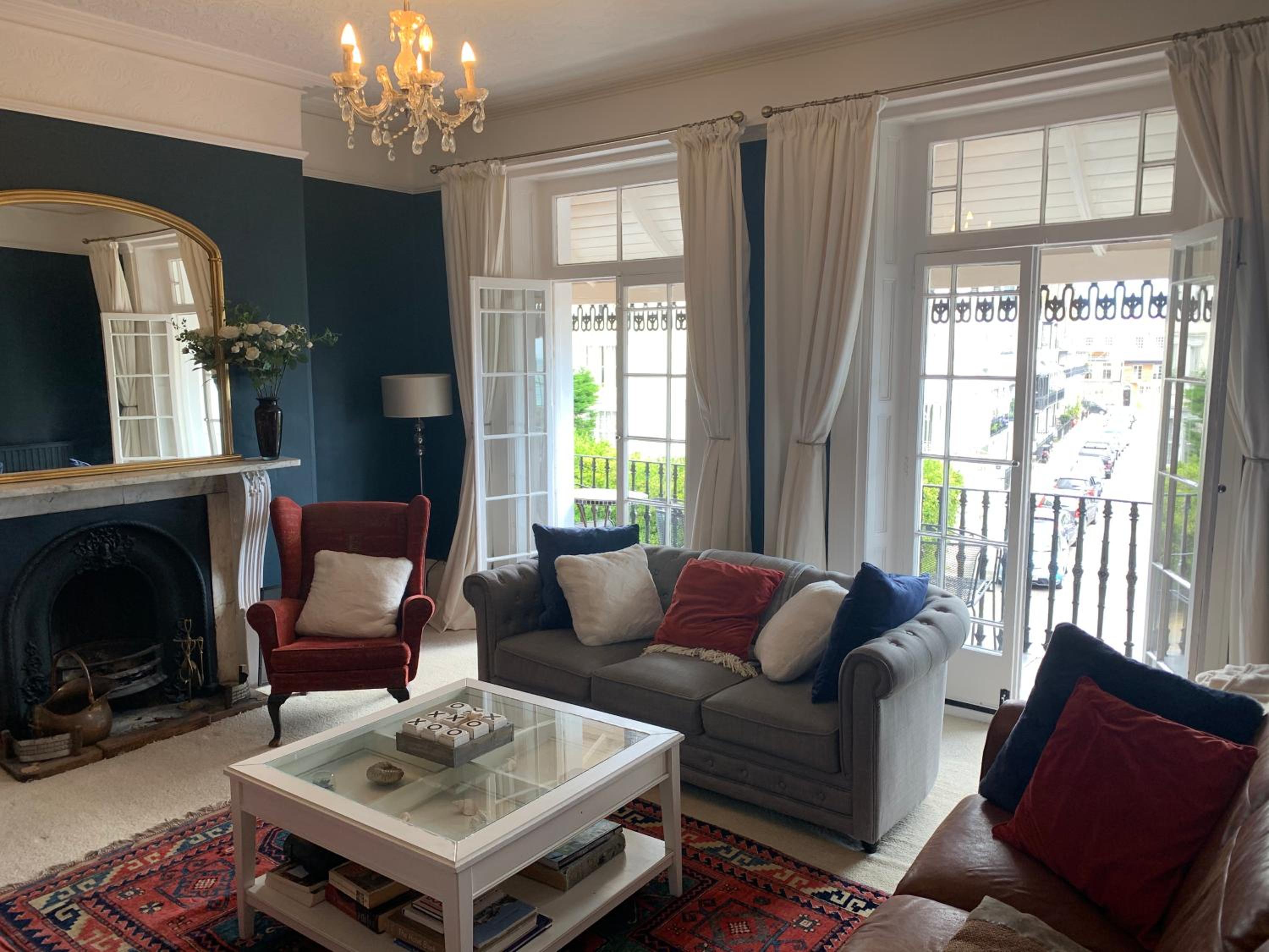 Ramsgate Retreats - Latimer House, boutique seaside holiday home for large families, groups, golf