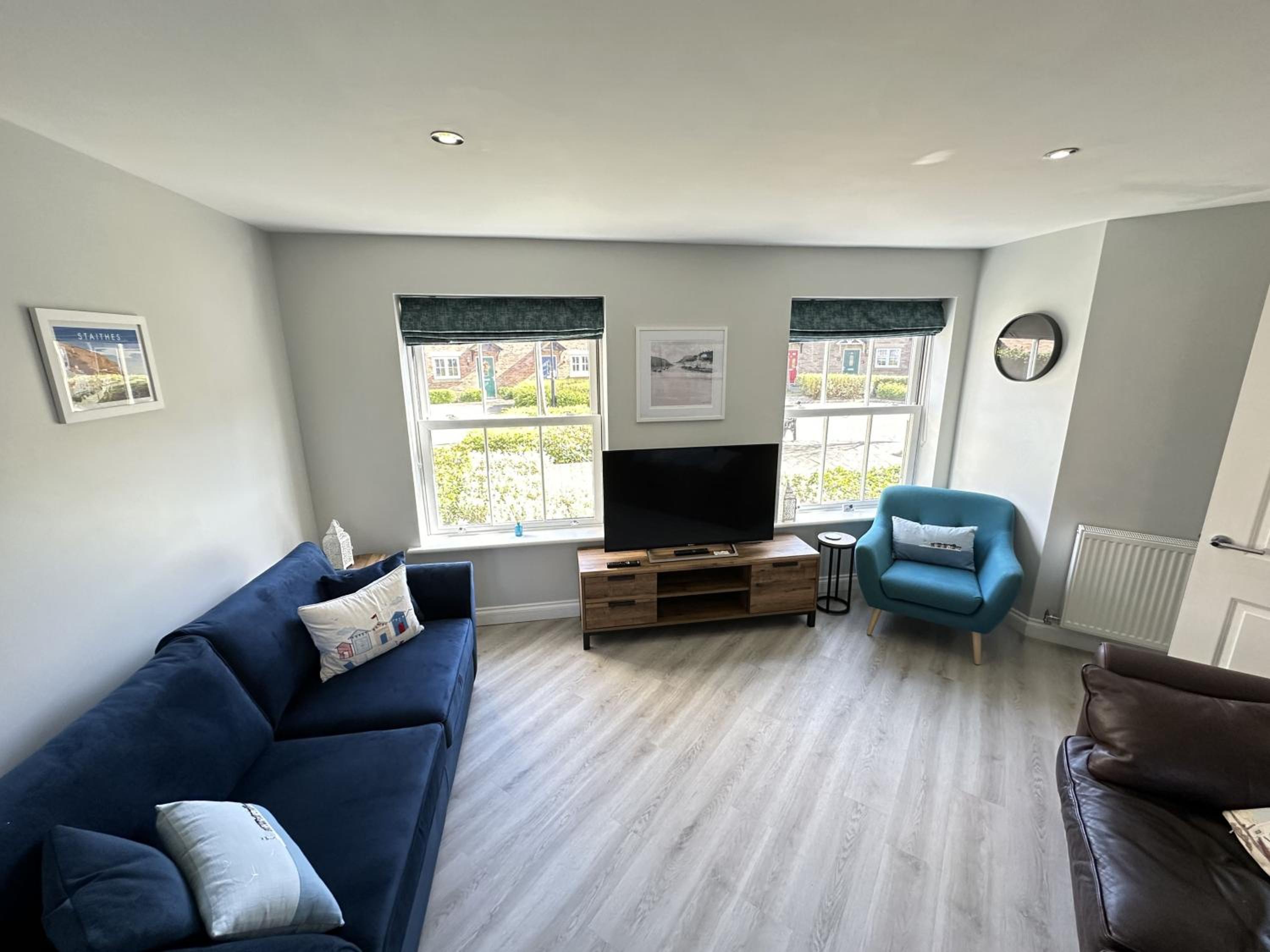 Honeybee Cottage - Part of the The Bay Filey Holiday Village with pool, gym and direct beach access, pub, restaurant, tennis and meadows walks