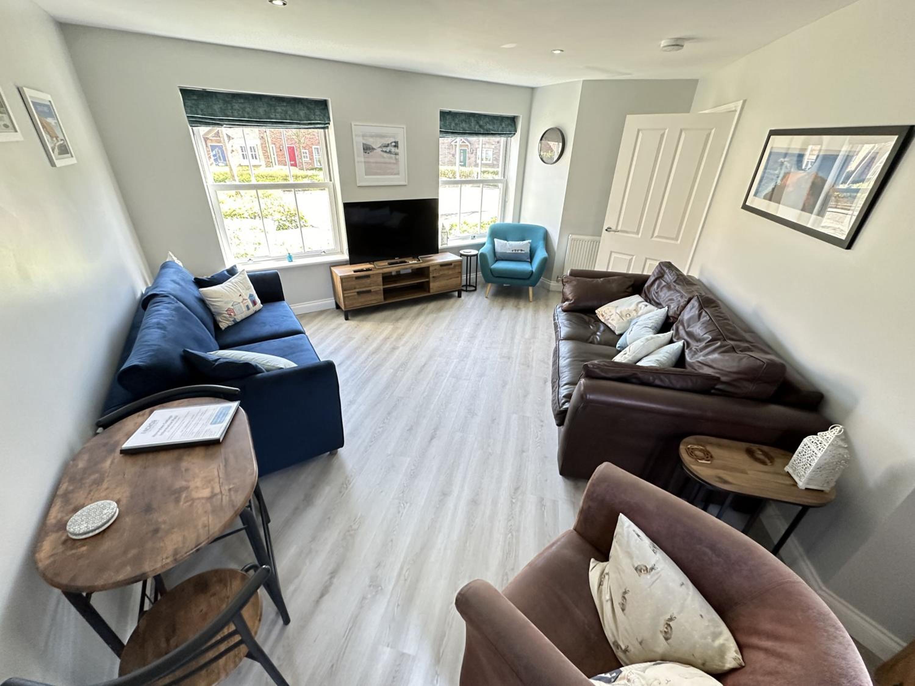 Honeybee Cottage - Part of the The Bay Filey Holiday Village with pool, gym and direct beach access, pub, restaurant, tennis and meadows walks