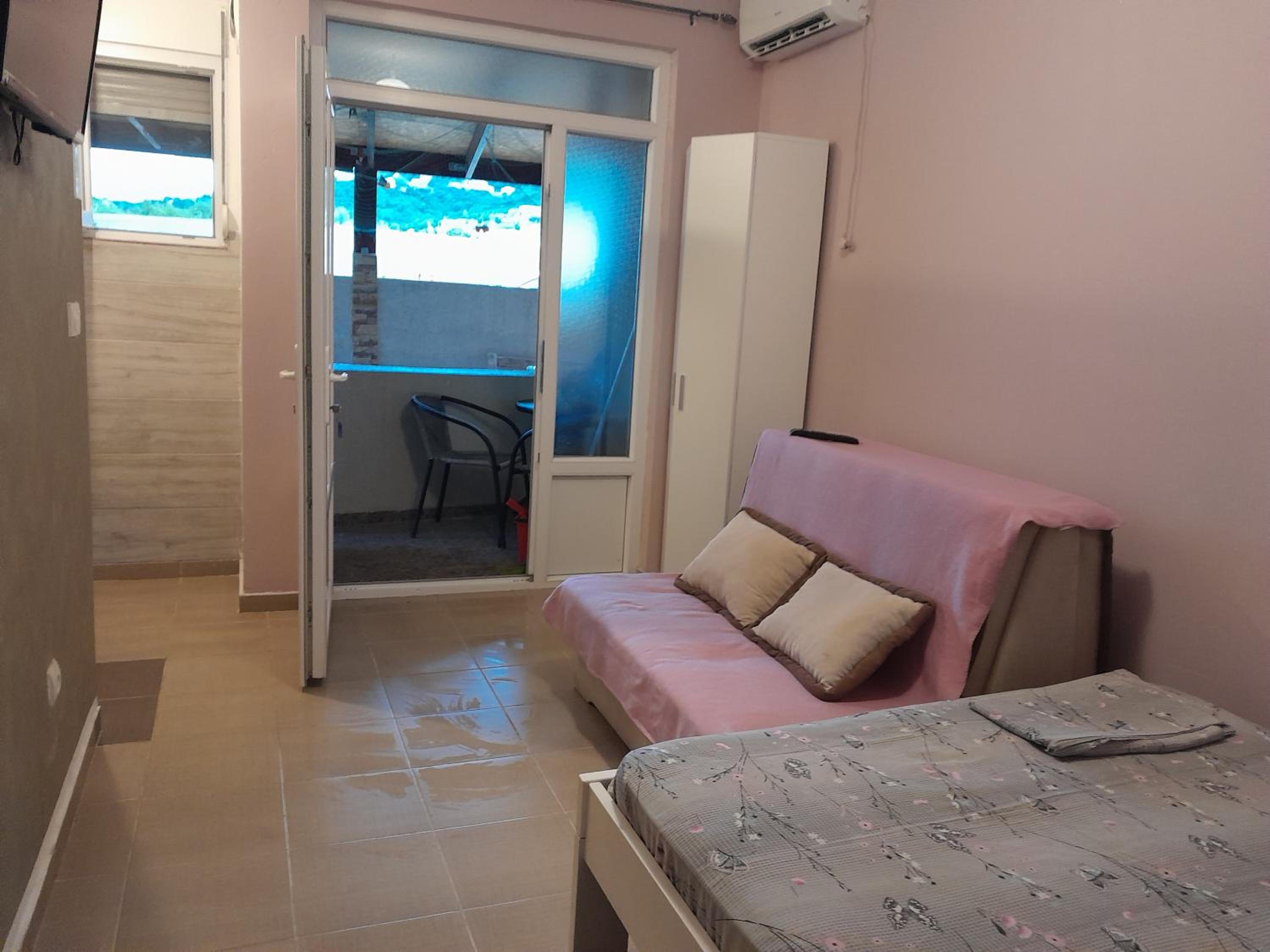 Apartmani Holiday Sutomore view 4