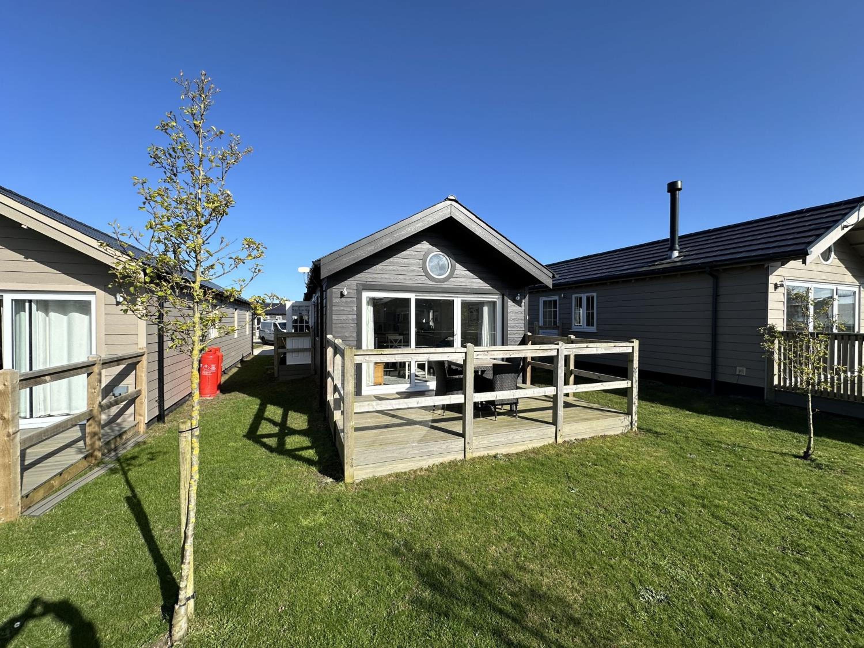 Bay Breeze - Part of the The Bay Filey Holiday Village with pool, gym and direct beach access, pub, restaurant, tennis and meadows walks