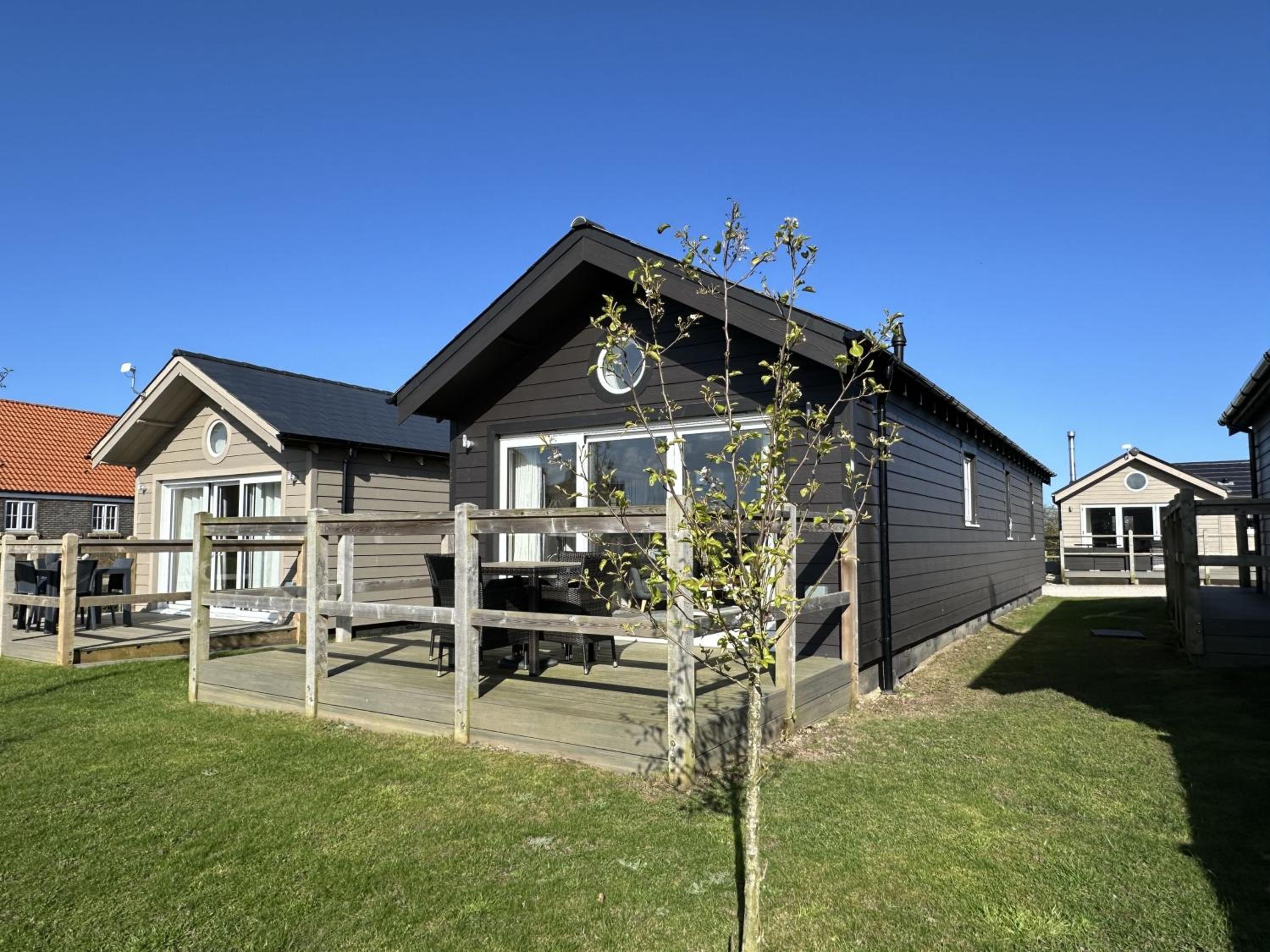 Bay Breeze - Part of the The Bay Filey Holiday Village with pool, gym and direct beach access, pub, restaurant, tennis and meadows walks