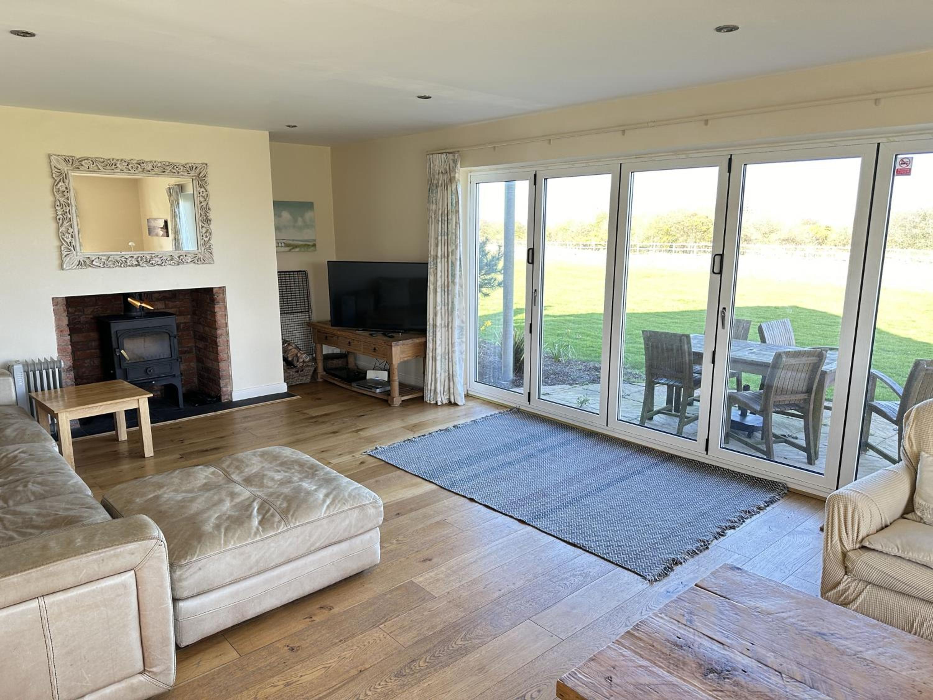 Sunrise View - Balcony and Seaview - Part of the The Bay Filey Holiday Village with pool, gym and direct beach access, pub, restaurant, tennis and meadows