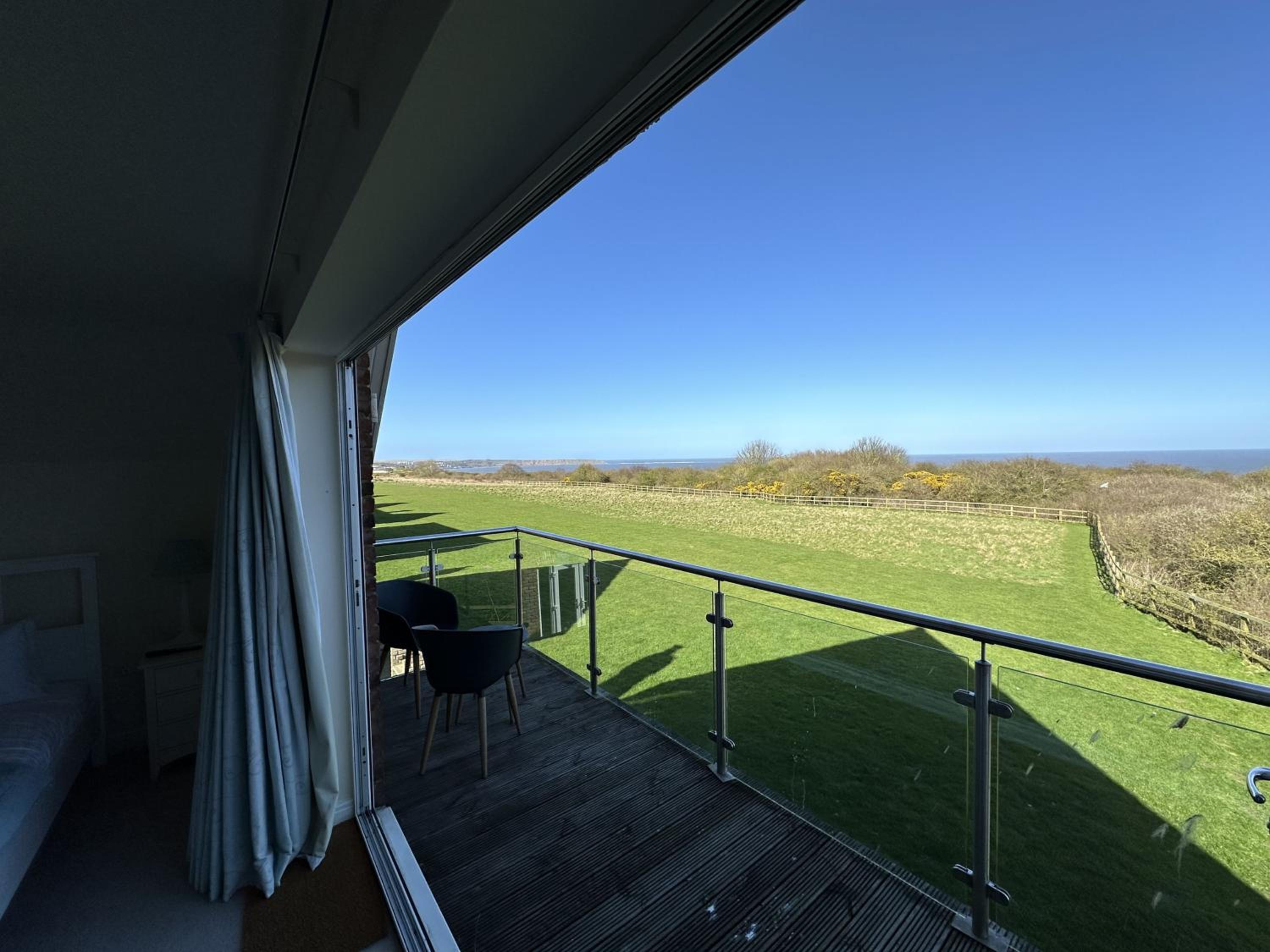 Sunrise View - Balcony and Seaview - Part of the The Bay Filey Holiday Village with pool, gym and direct beach access, pub, restaurant, tennis and meadows