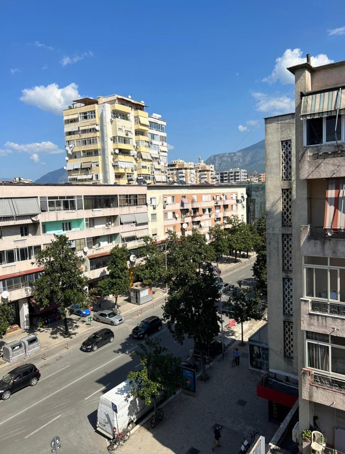 Apartament in Tirana,Qender