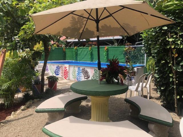 Hotel Cabinas Ole Caribe - Image 1