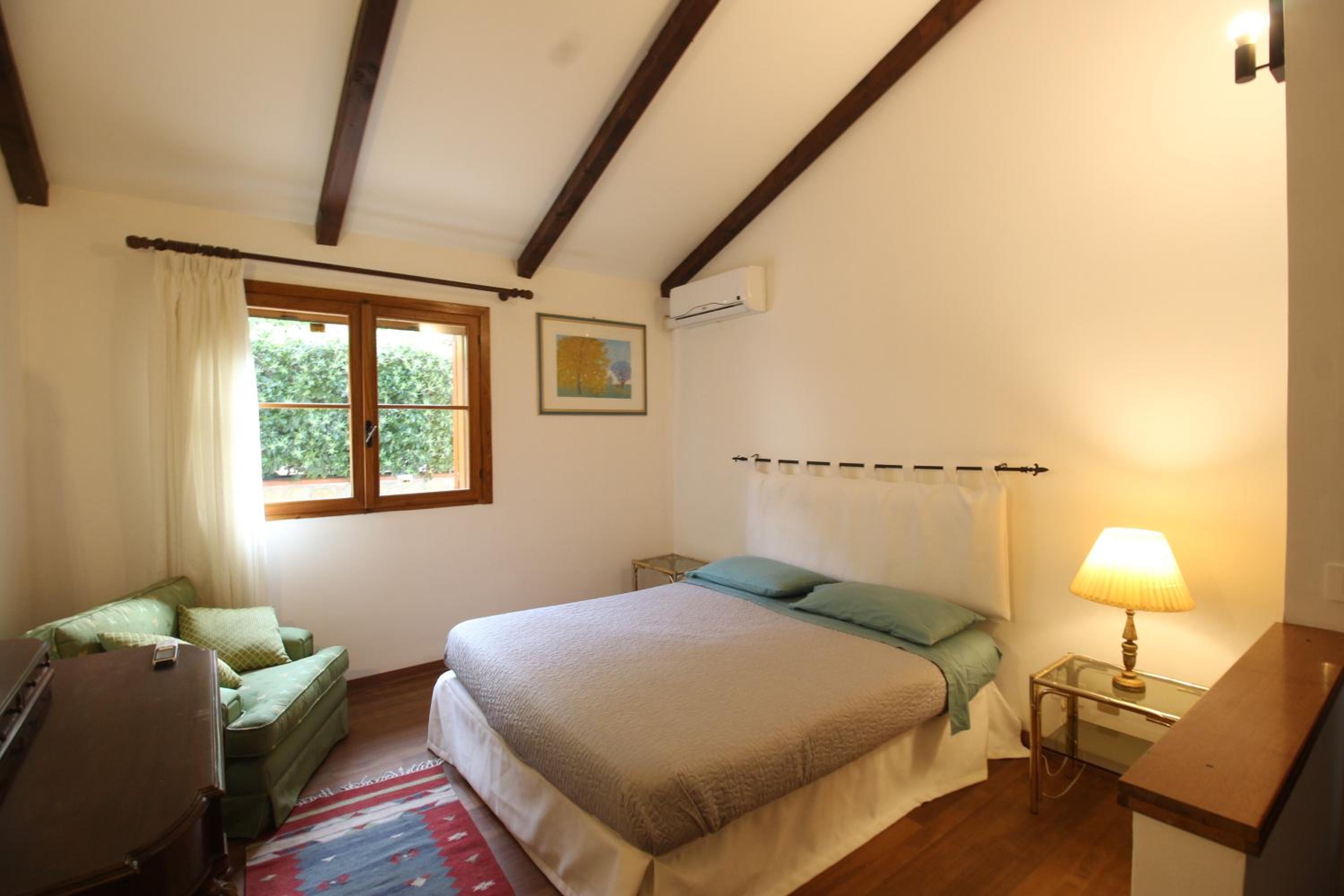 Villa Rosa Bianca view 2
