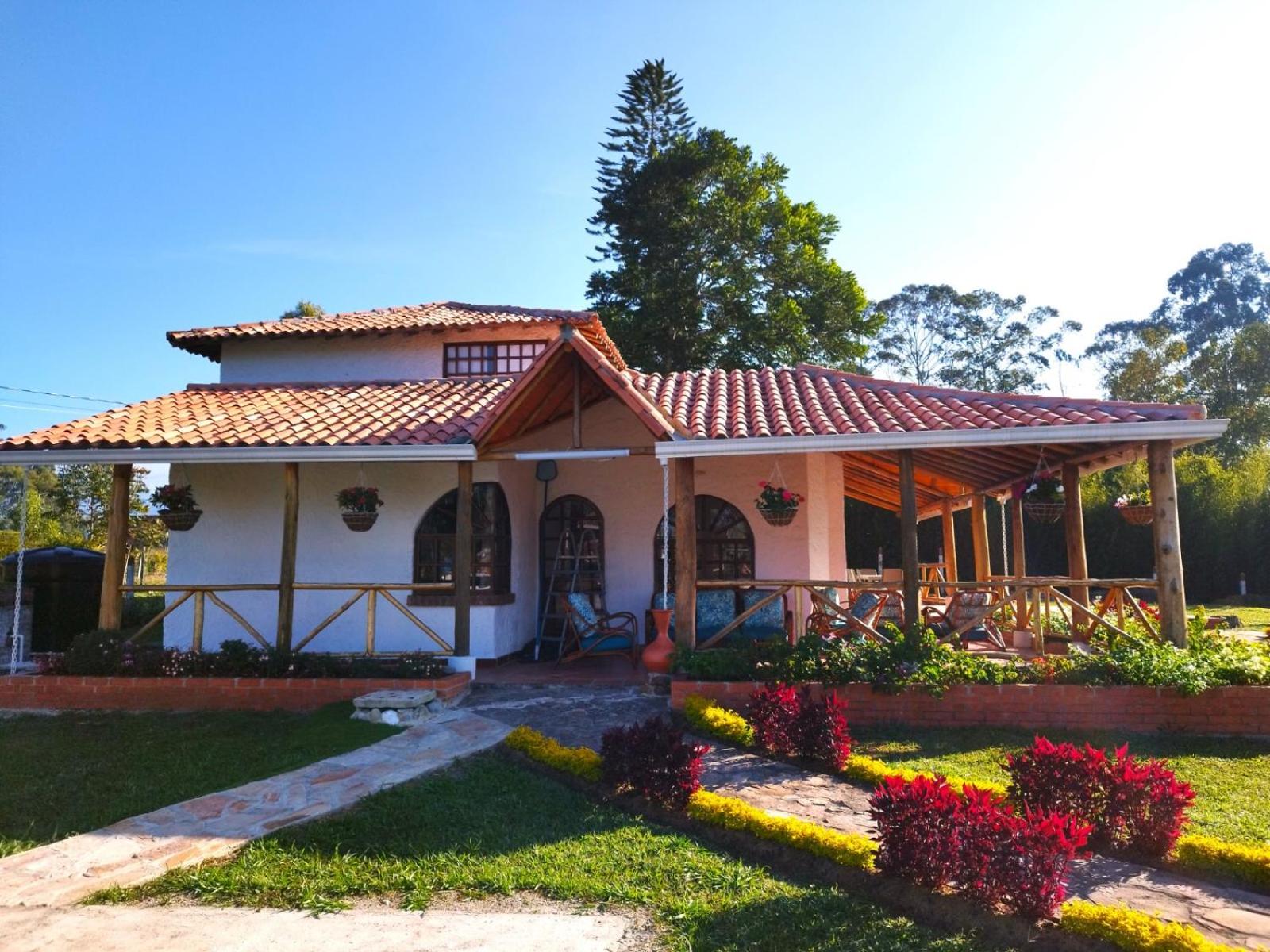 HERMOSA CABAÑA VILLA JULIA MESA DE LOS SANTOS