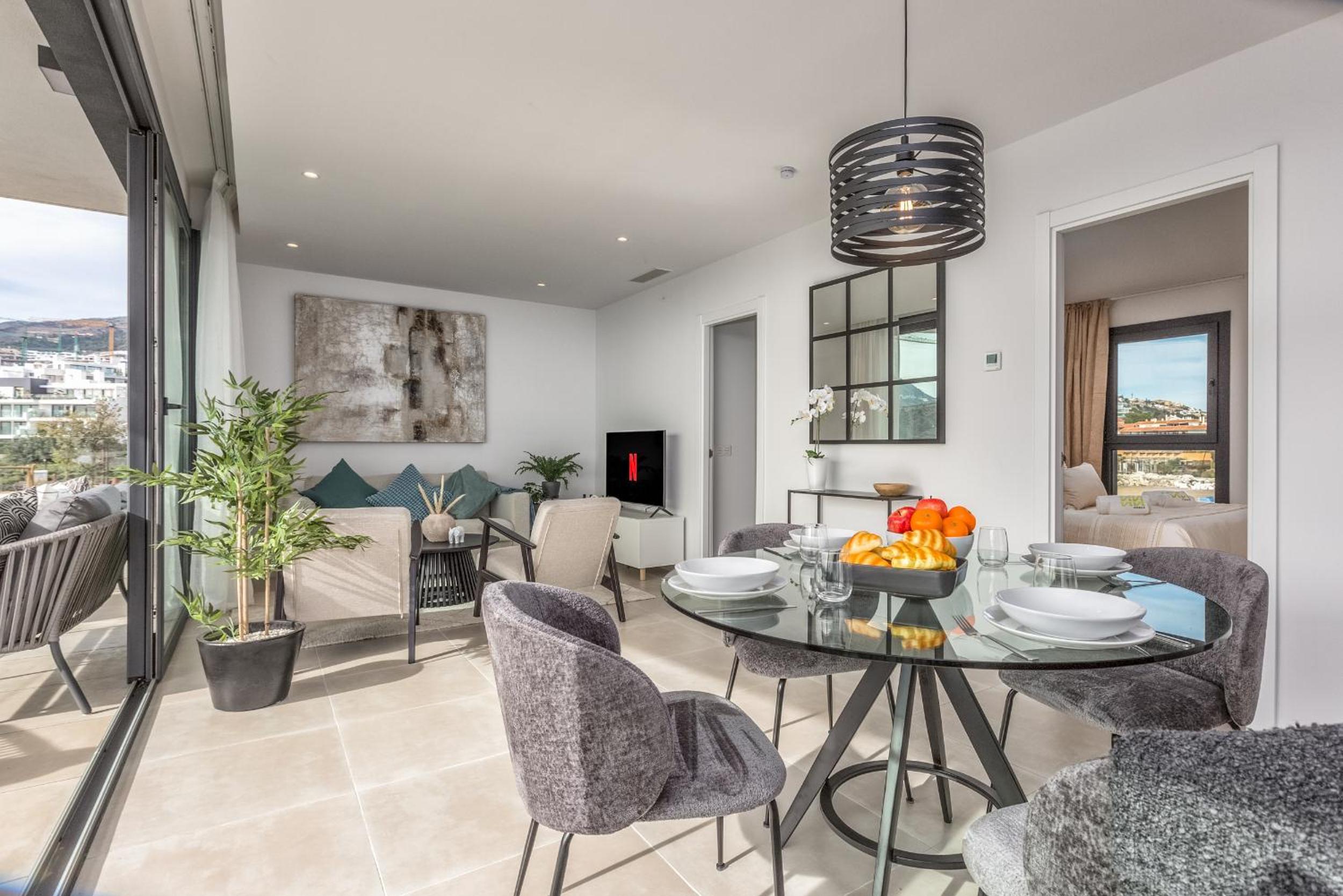 ViVi Homes - Carma Pool, Terrace, Garden & Beach