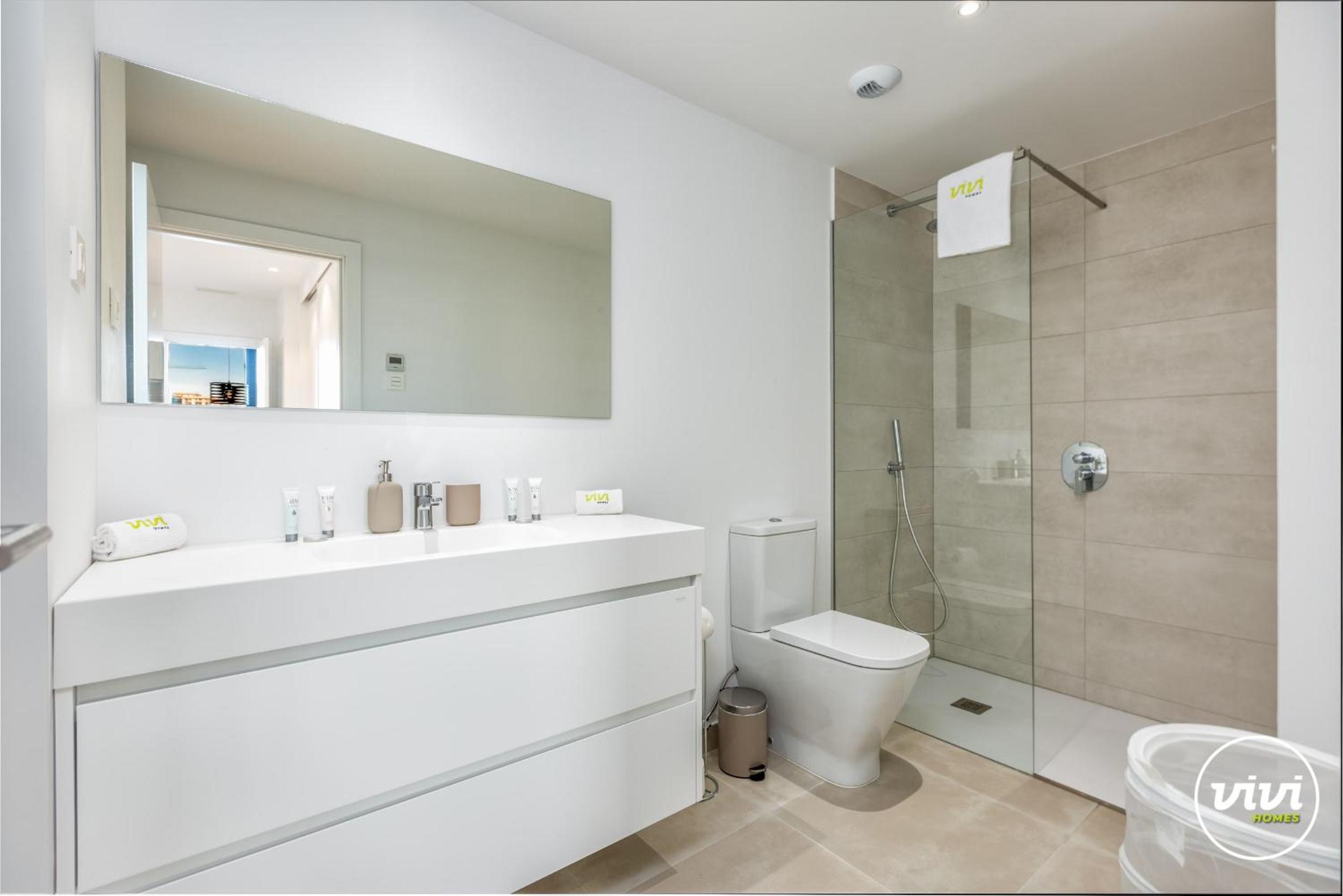 ViVi Homes - Carma Pool, Terrace, Garden & Beach
