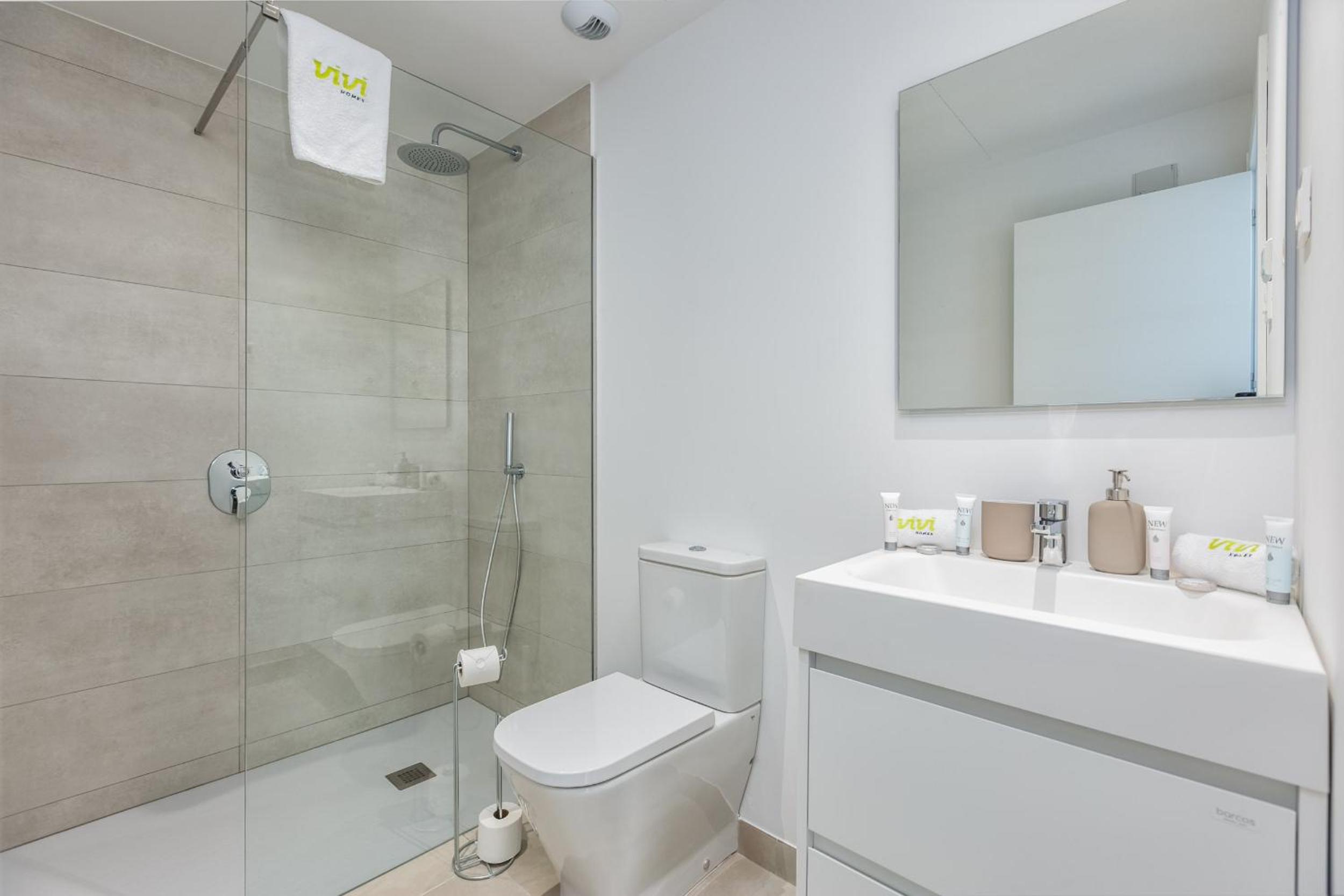 ViVi Homes - Carma Pool, Terrace, Garden & Beach
