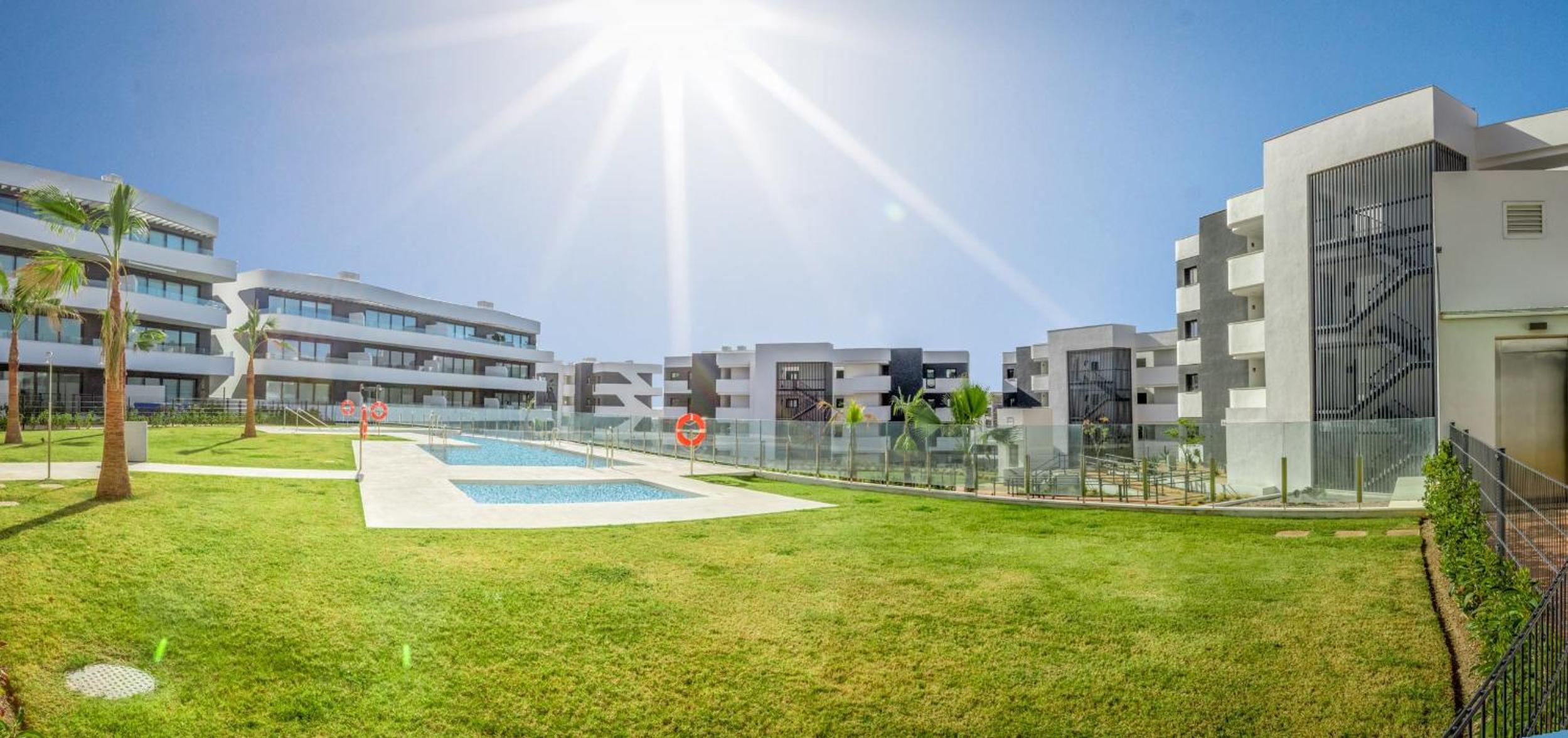 ViVi Homes - Carma Pool, Terrace, Garden & Beach
