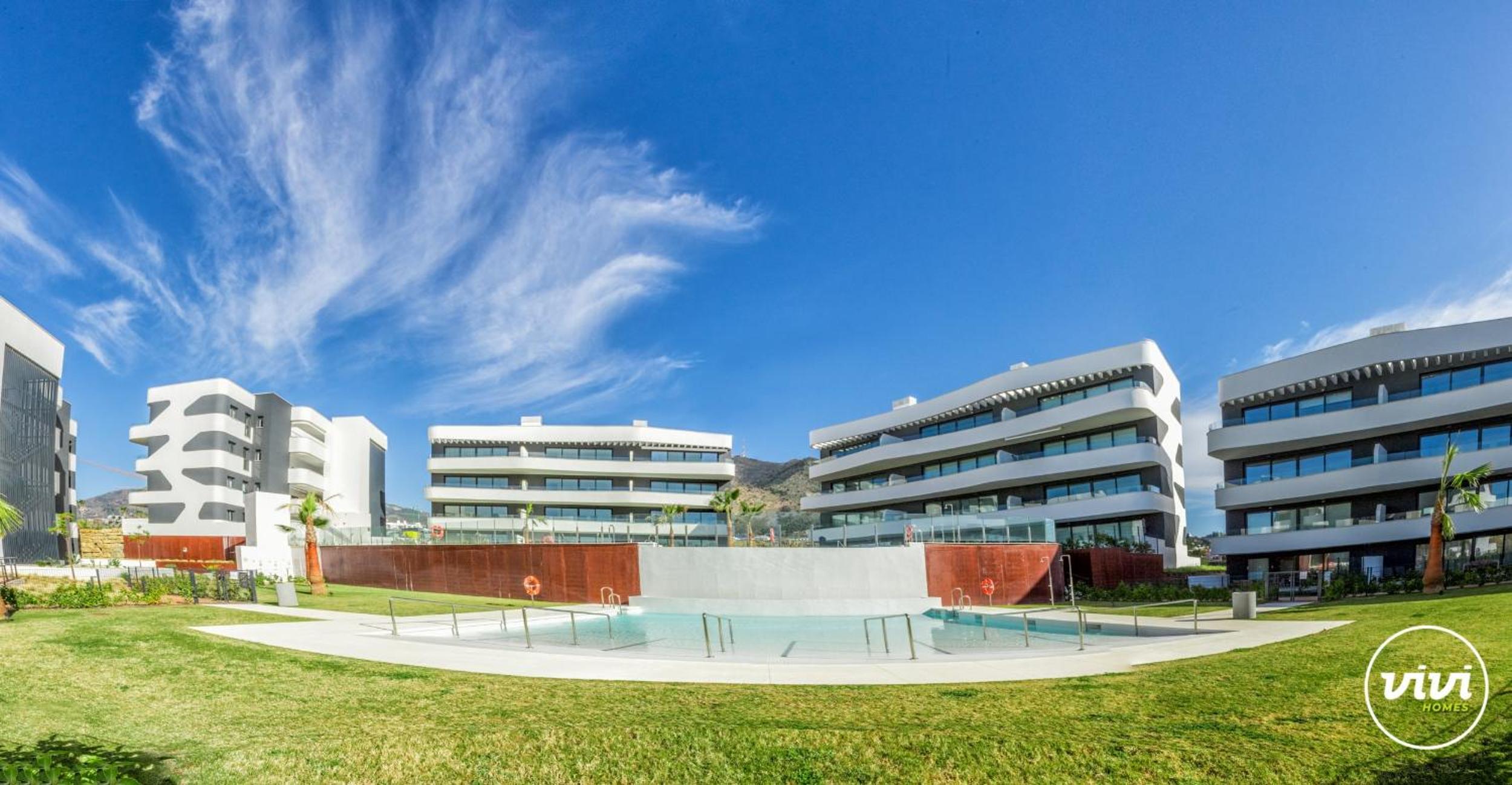 ViVi Homes - Carma Pool, Terrace, Garden & Beach