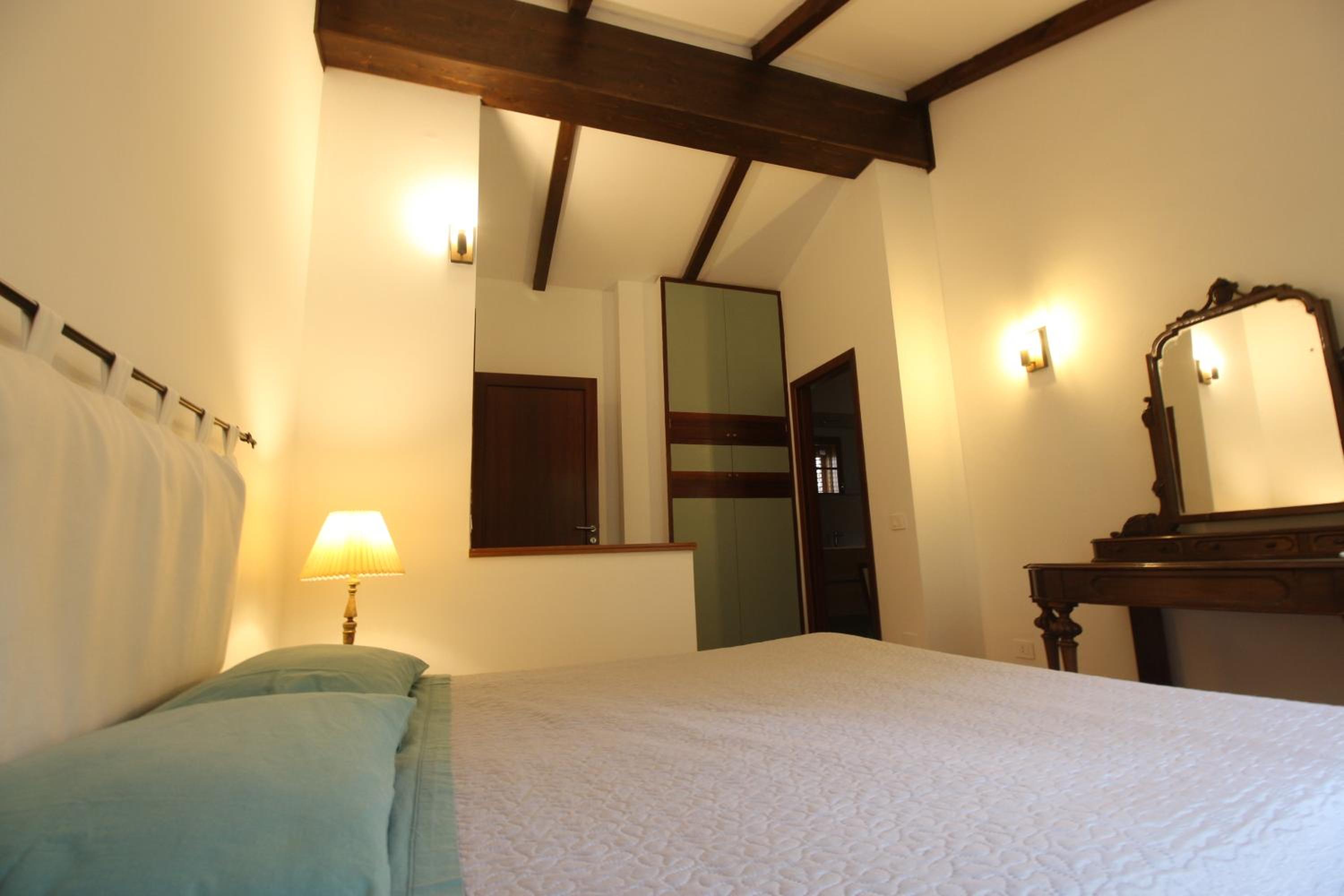 Villa Rosa Bianca view 3