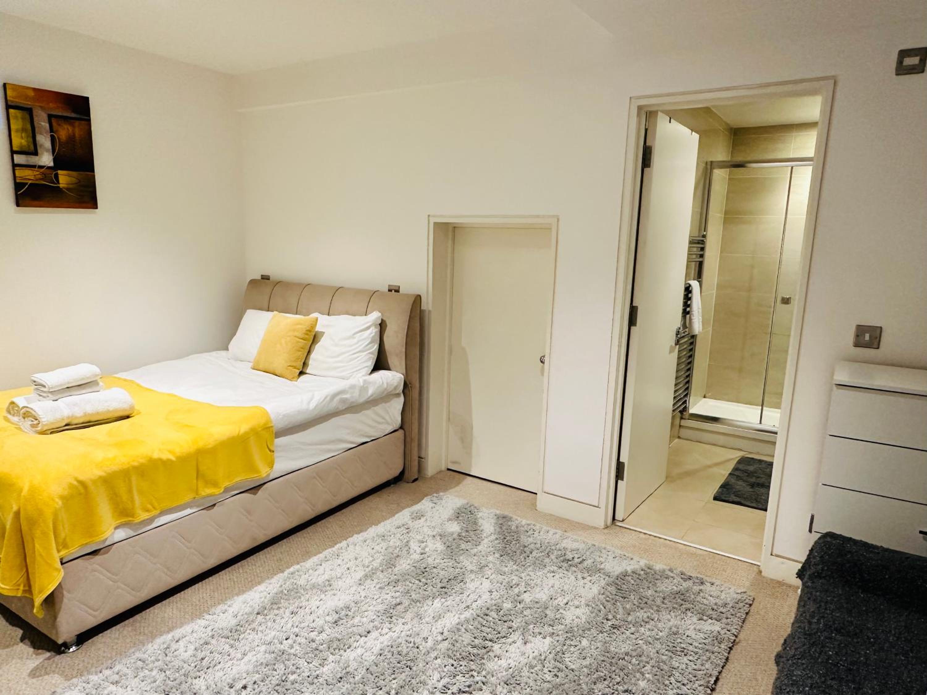 MK London Central & Cosy Studio Apartments